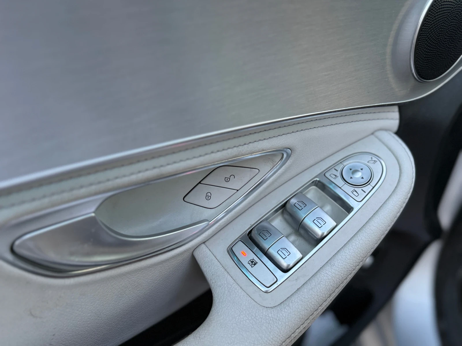 Mercedes-Benz C 220 2.2CDI, снимка 12 - Автомобили и джипове - 53829508