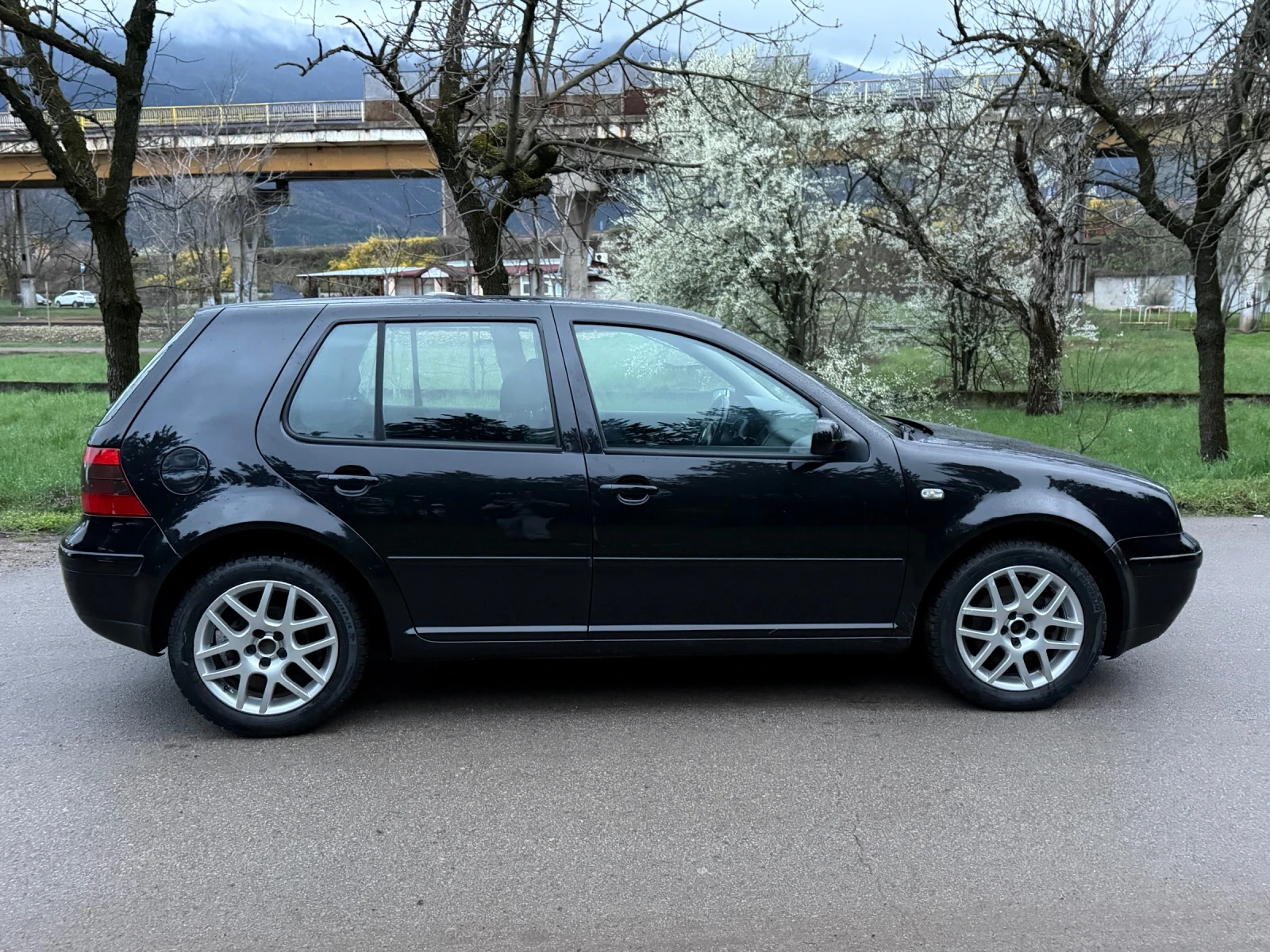 VW Golf 1.9TDI 131кс 6ск, снимка 6 - Автомобили и джипове - 54087622