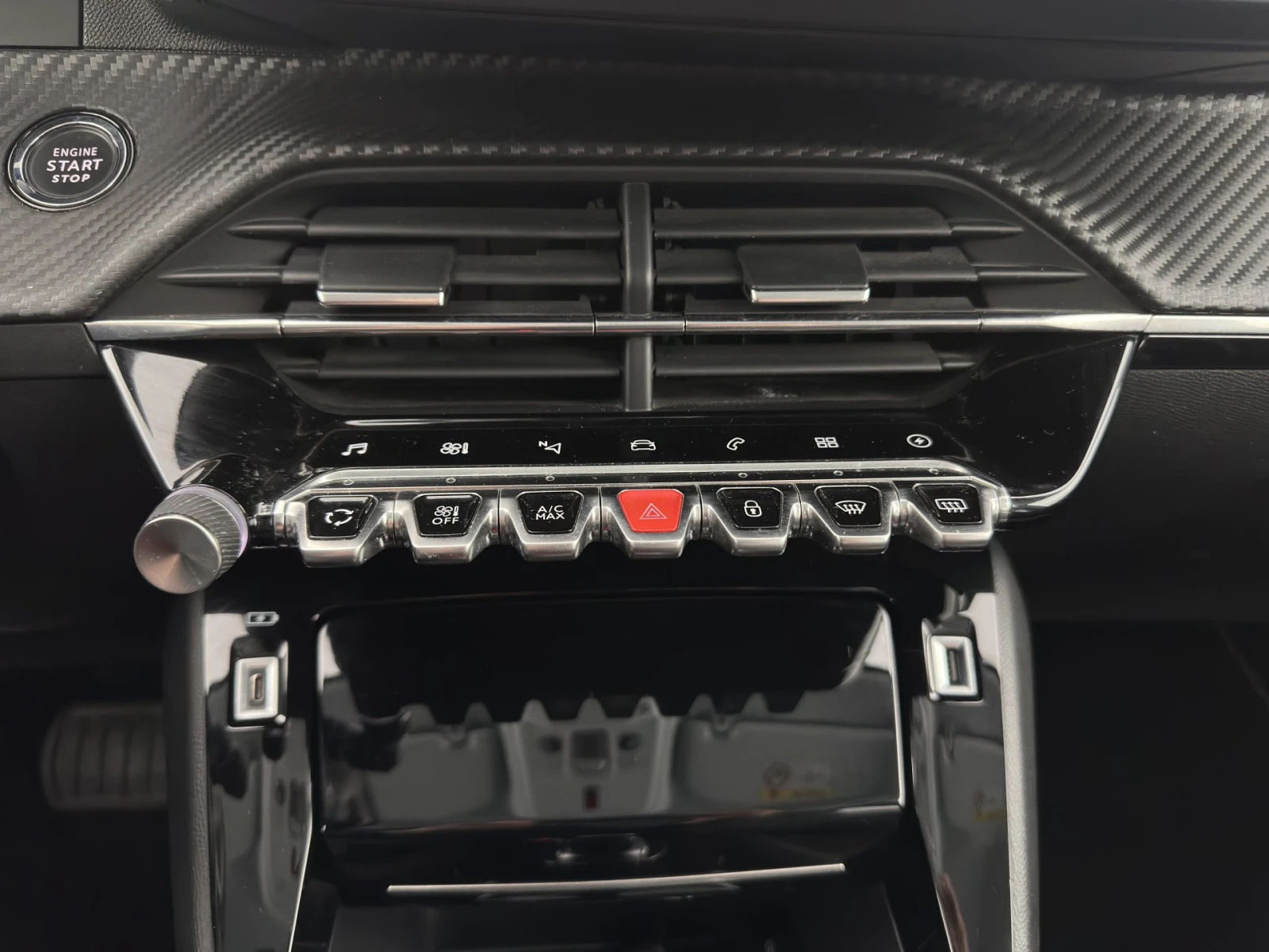 Peugeot 208 Allure, снимка 11 - Автомобили и джипове - 54133590