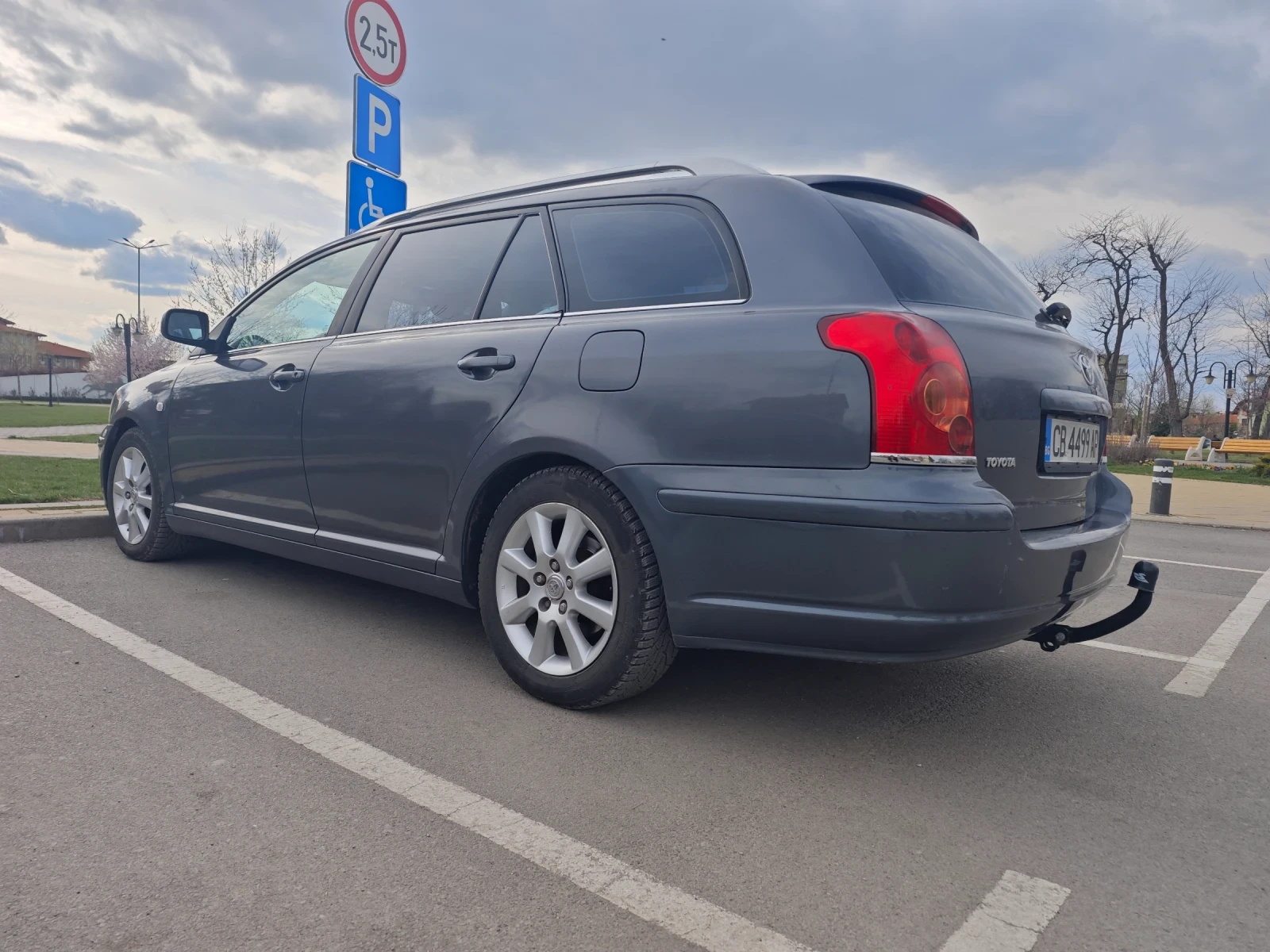 Toyota Avensis 2.2 D4D, снимка 3 - Автомобили и джипове - 54182378
