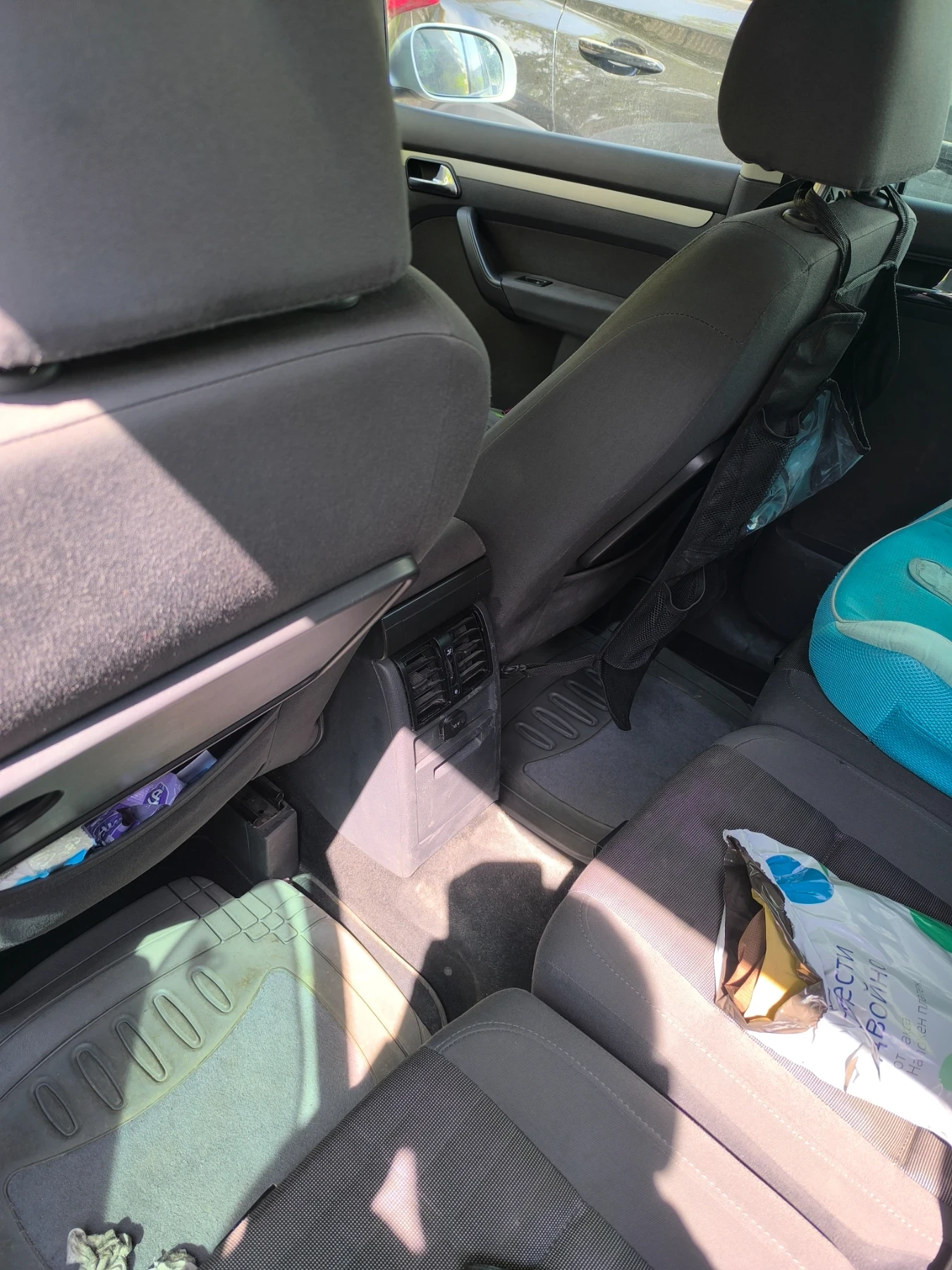 VW Touran, снимка 10 - Автомобили и джипове - 54358288