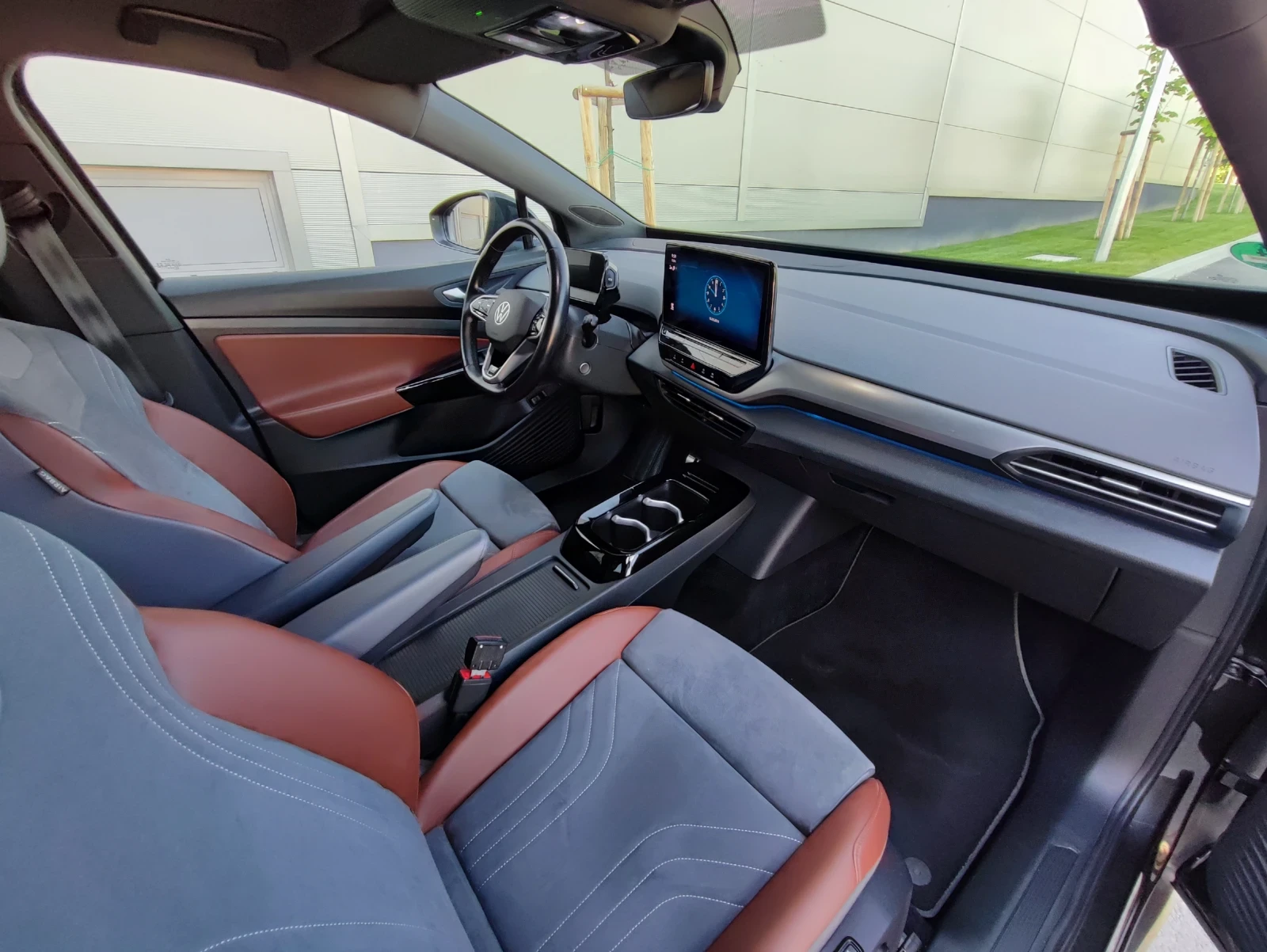 VW ID.4 PRO 150KW/IQ LIGHTS/PANO/HUD/360CAM/MEMO/82KW/FULL, снимка 12 - Автомобили и джипове - 54428524