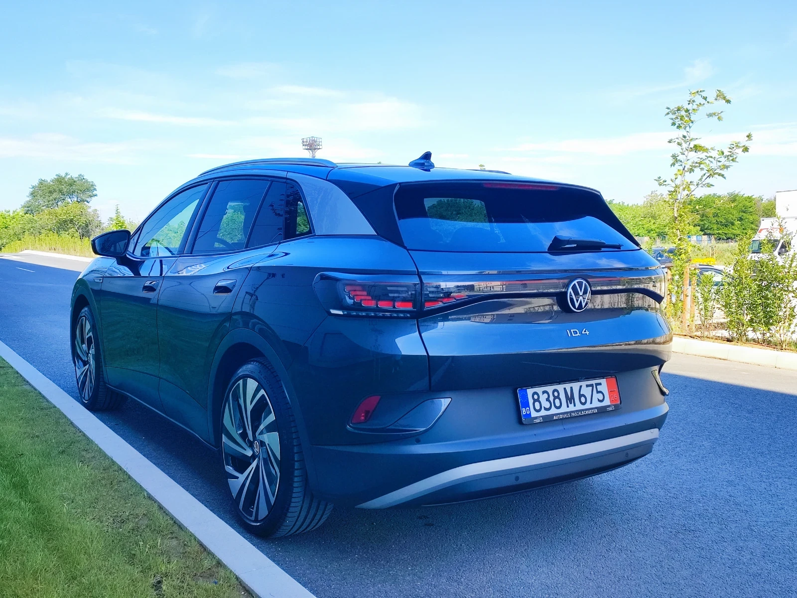 VW ID.4 PRO 150KW/IQ LIGHTS/PANO/HUD/360CAM/MEMO/82KW/FULL, снимка 4 - Автомобили и джипове - 54428524