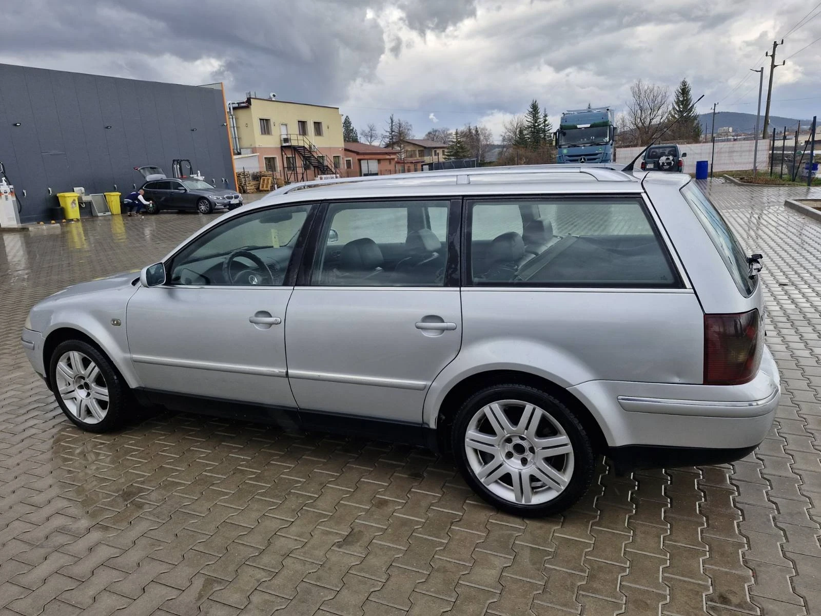 VW Passat 1.9, снимка 5 - Автомобили и джипове - 54436286