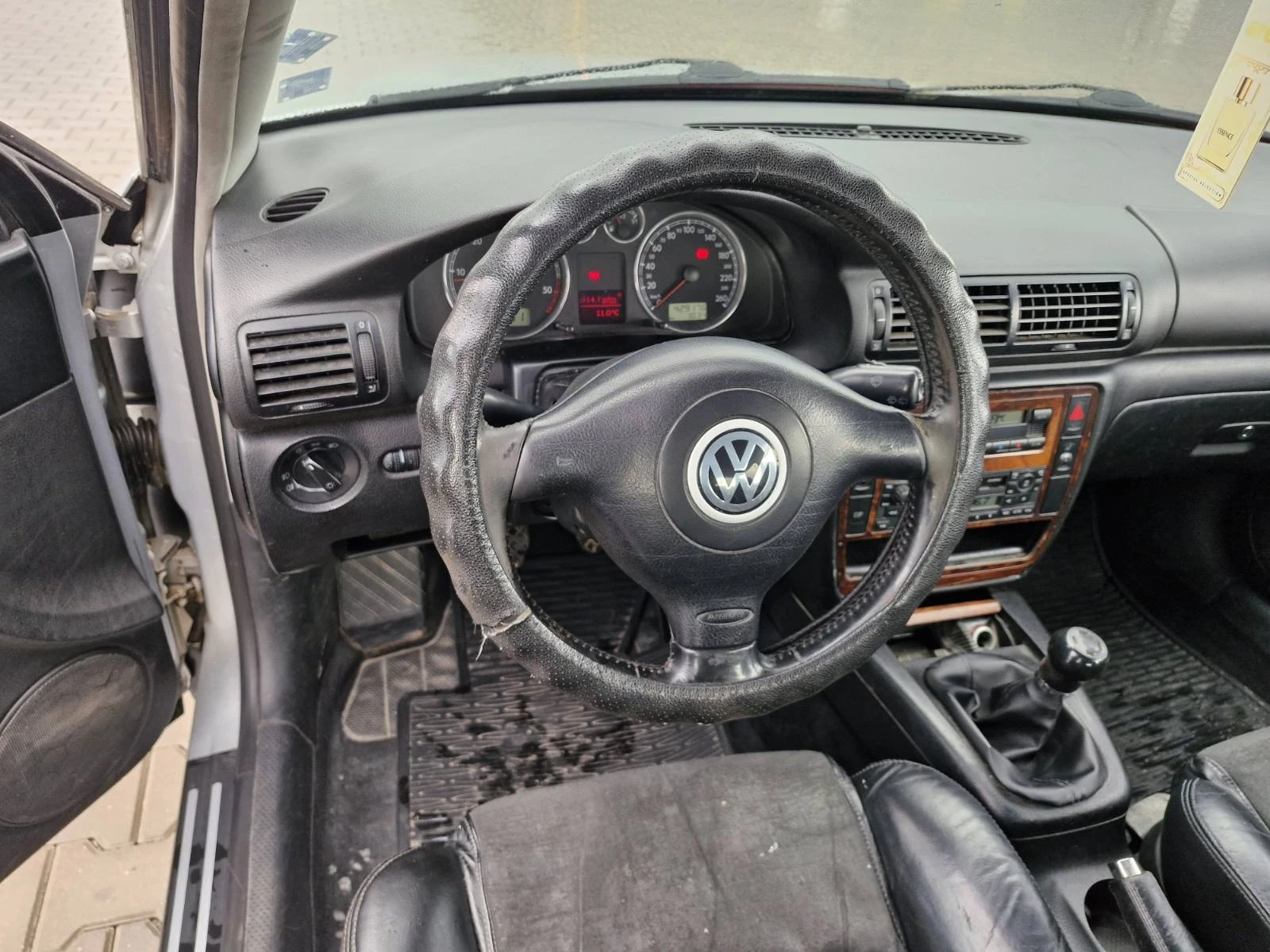 VW Passat 1.9, снимка 3 - Автомобили и джипове - 54436286