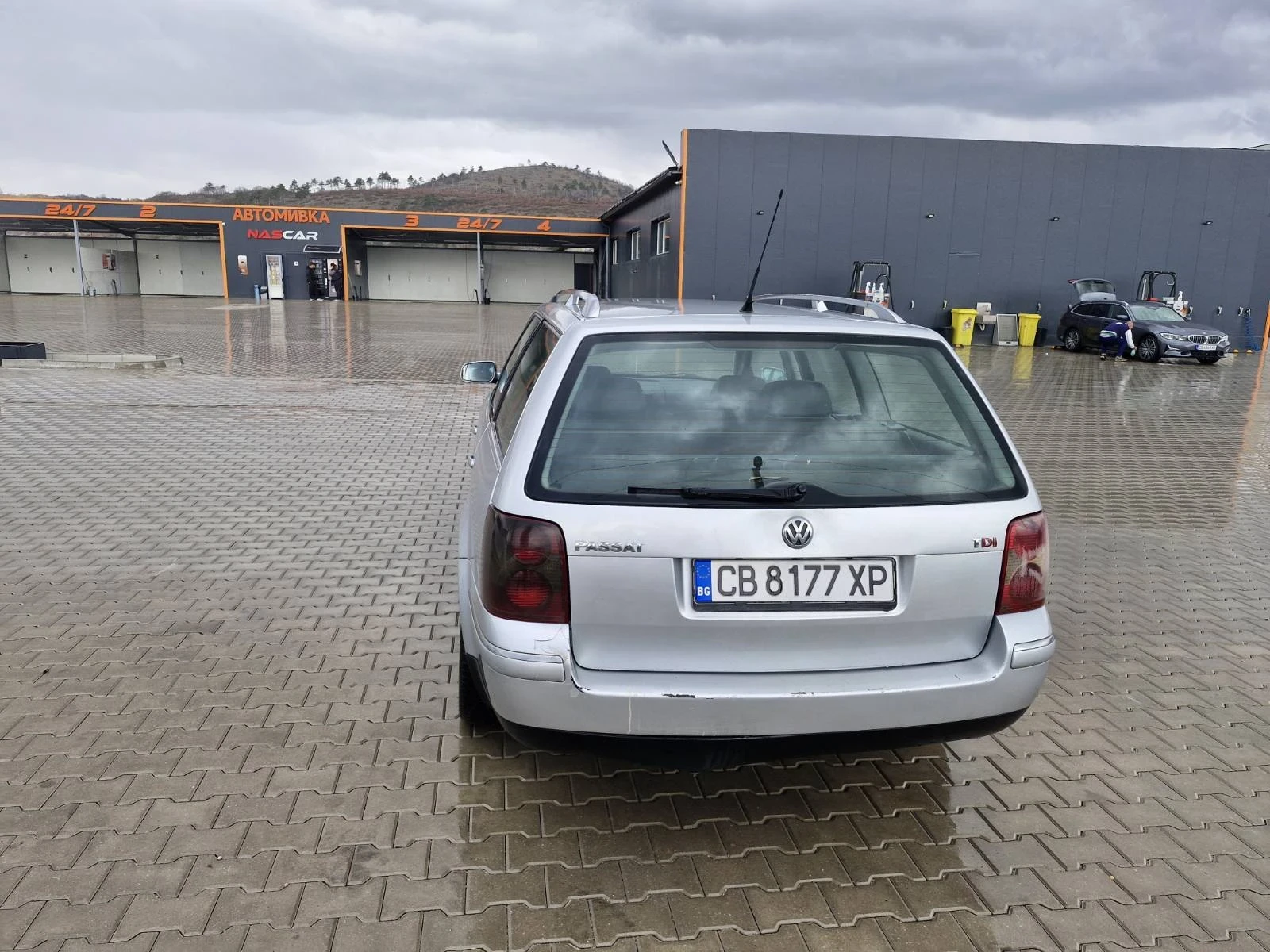 VW Passat 1.9, снимка 4 - Автомобили и джипове - 54436286