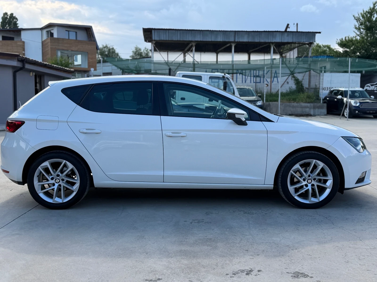 Seat Leon 1.6TDI/NAVI/105HP/EURO5B/, снимка 4 - Автомобили и джипове - 54856207