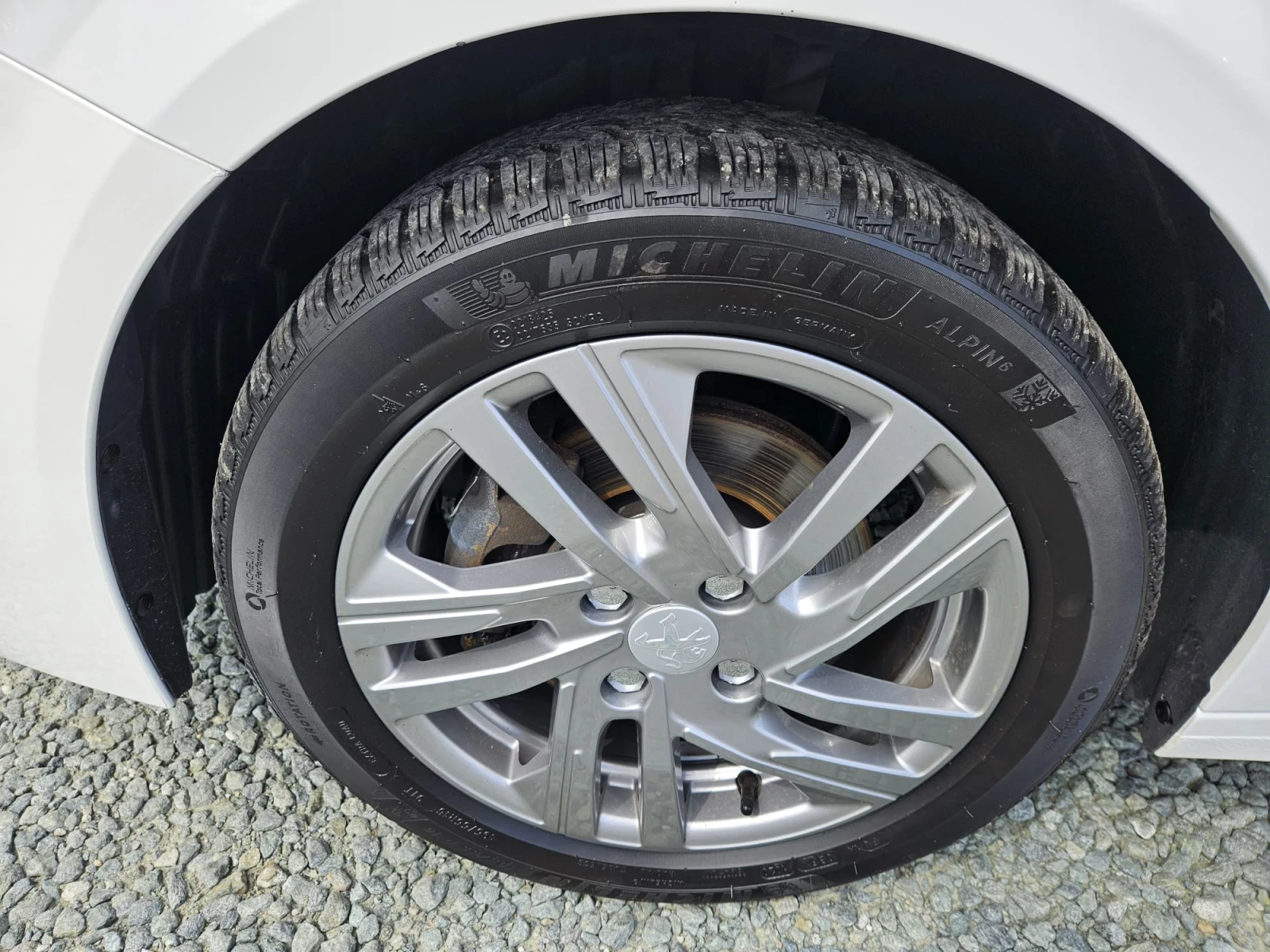 Peugeot 208 EURO 6B, снимка 14 - Автомобили и джипове - 55121883