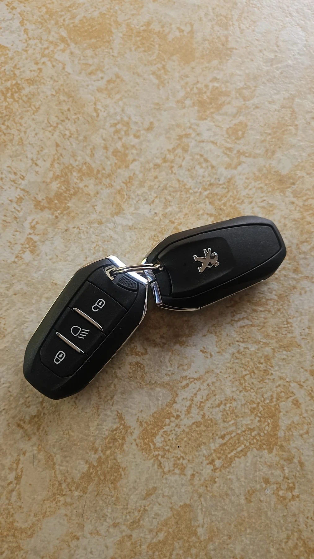 Peugeot 208 EURO 6B, снимка 16 - Автомобили и джипове - 55121883