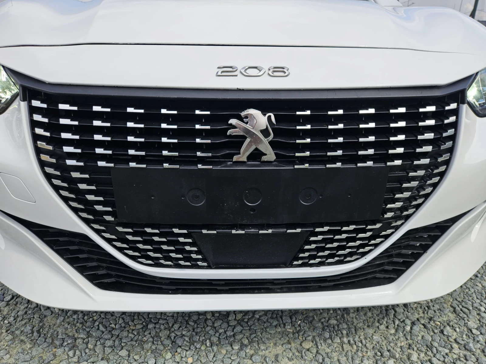 Peugeot 208 EURO 6B, снимка 15 - Автомобили и джипове - 55121883