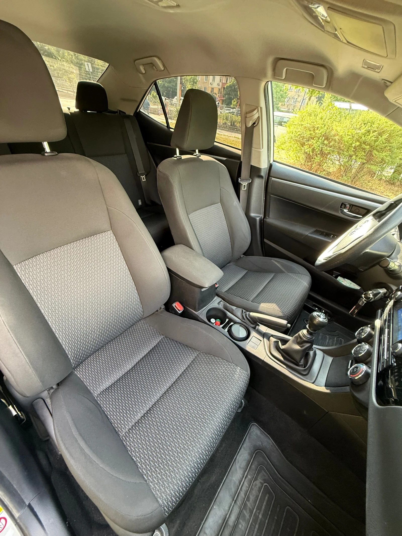 Toyota Corolla, снимка 11 - Автомобили и джипове - 55280371