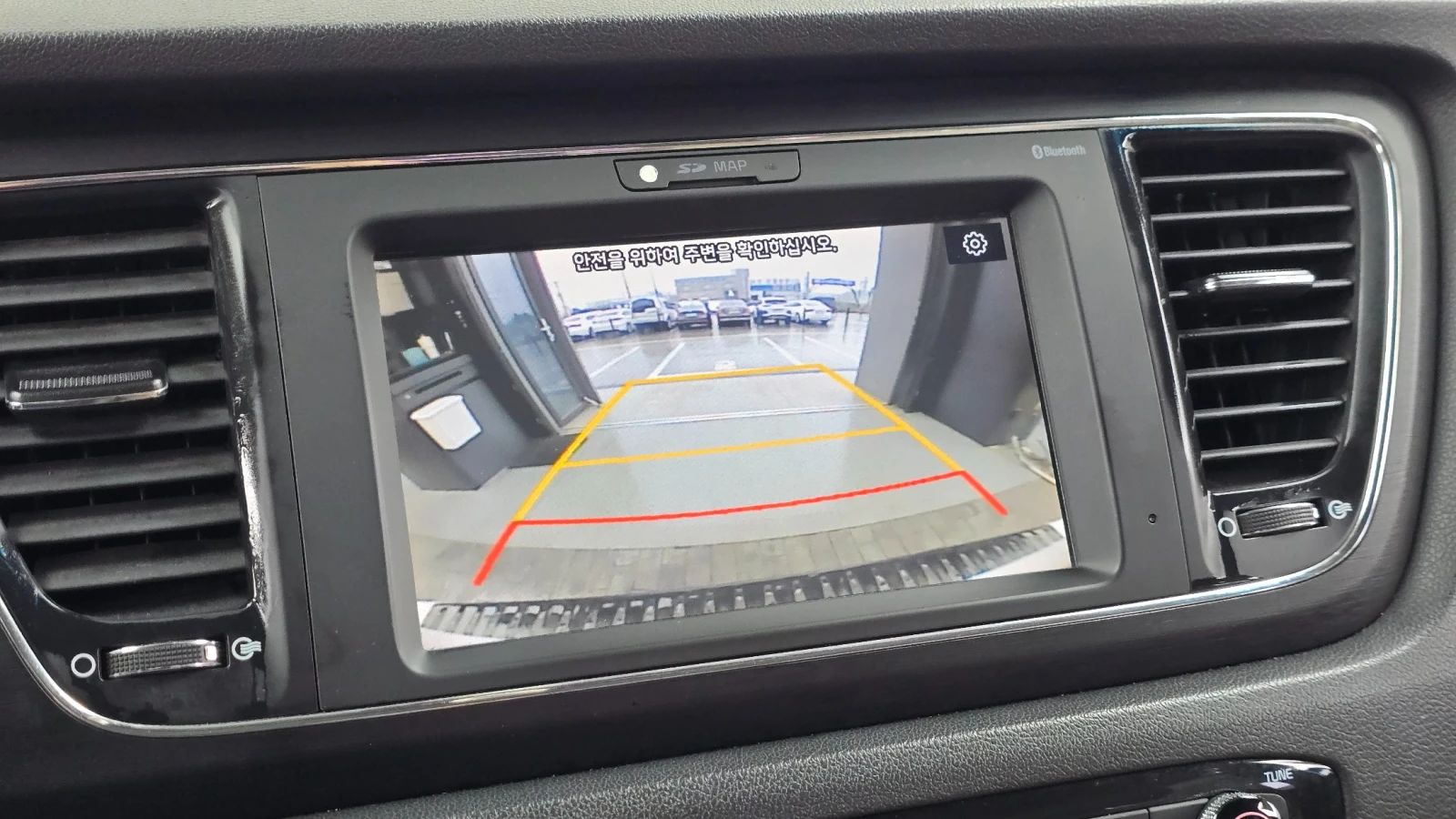 Kia Carnival Deluxe 2.2L* ПОДГРЕВ СЕДАЛКИ * hellascars.bg * , снимка 11 - Автомобили и джипове - 55559137