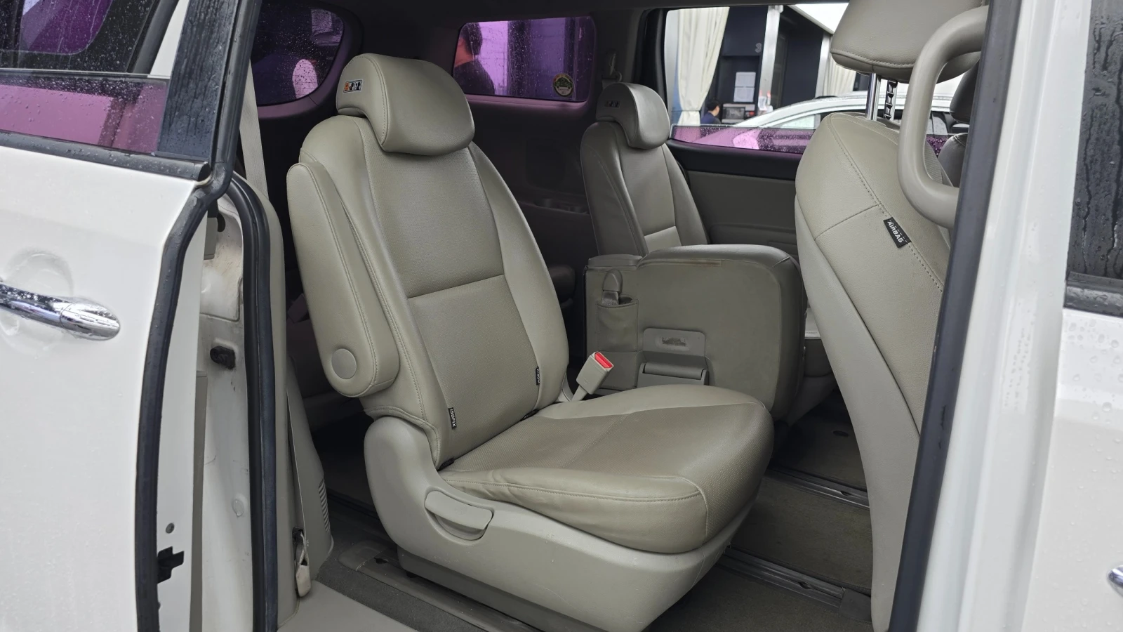 Kia Carnival Deluxe 2.2L* ПОДГРЕВ СЕДАЛКИ * hellascars.bg * , снимка 14 - Автомобили и джипове - 55559137