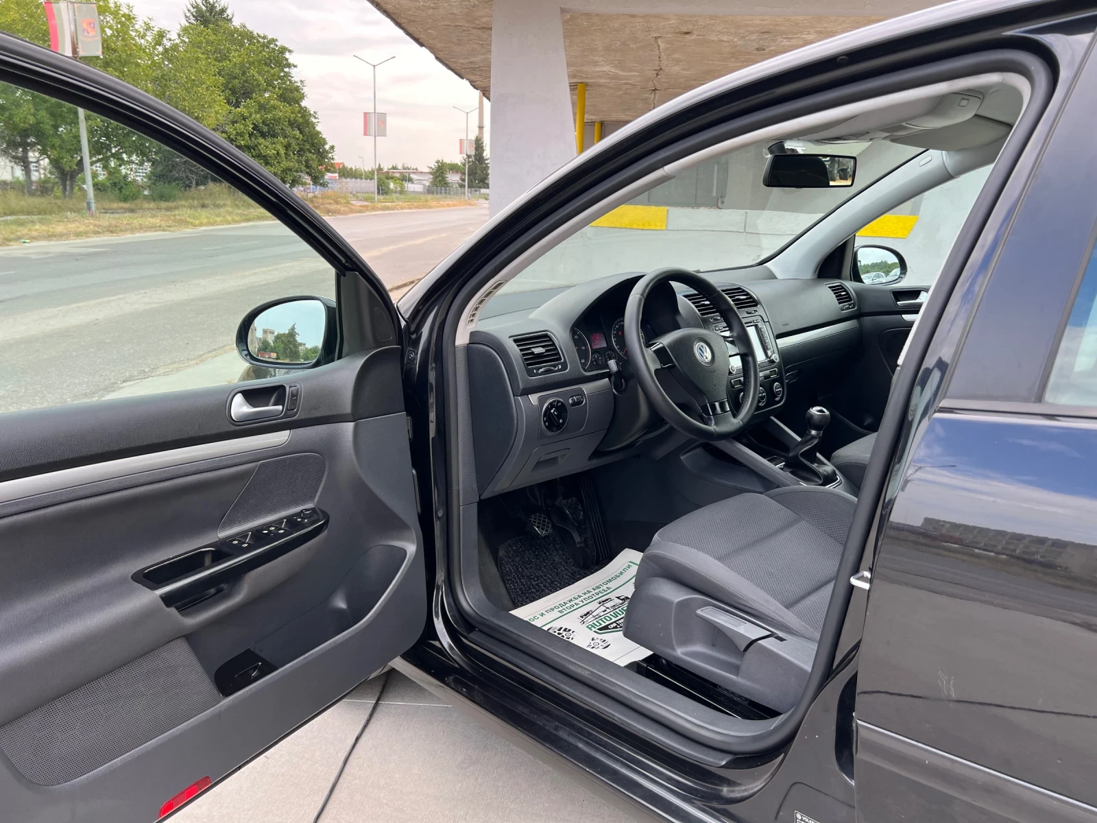 VW Golf 2.0-TDI-140к.с, снимка 8 - Автомобили и джипове - 55929289