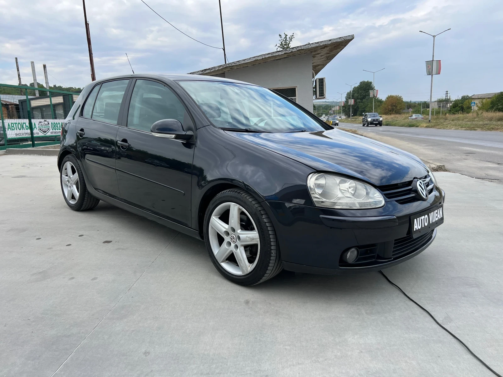 VW Golf 2.0-TDI-140к.с, снимка 3 - Автомобили и джипове - 55929289