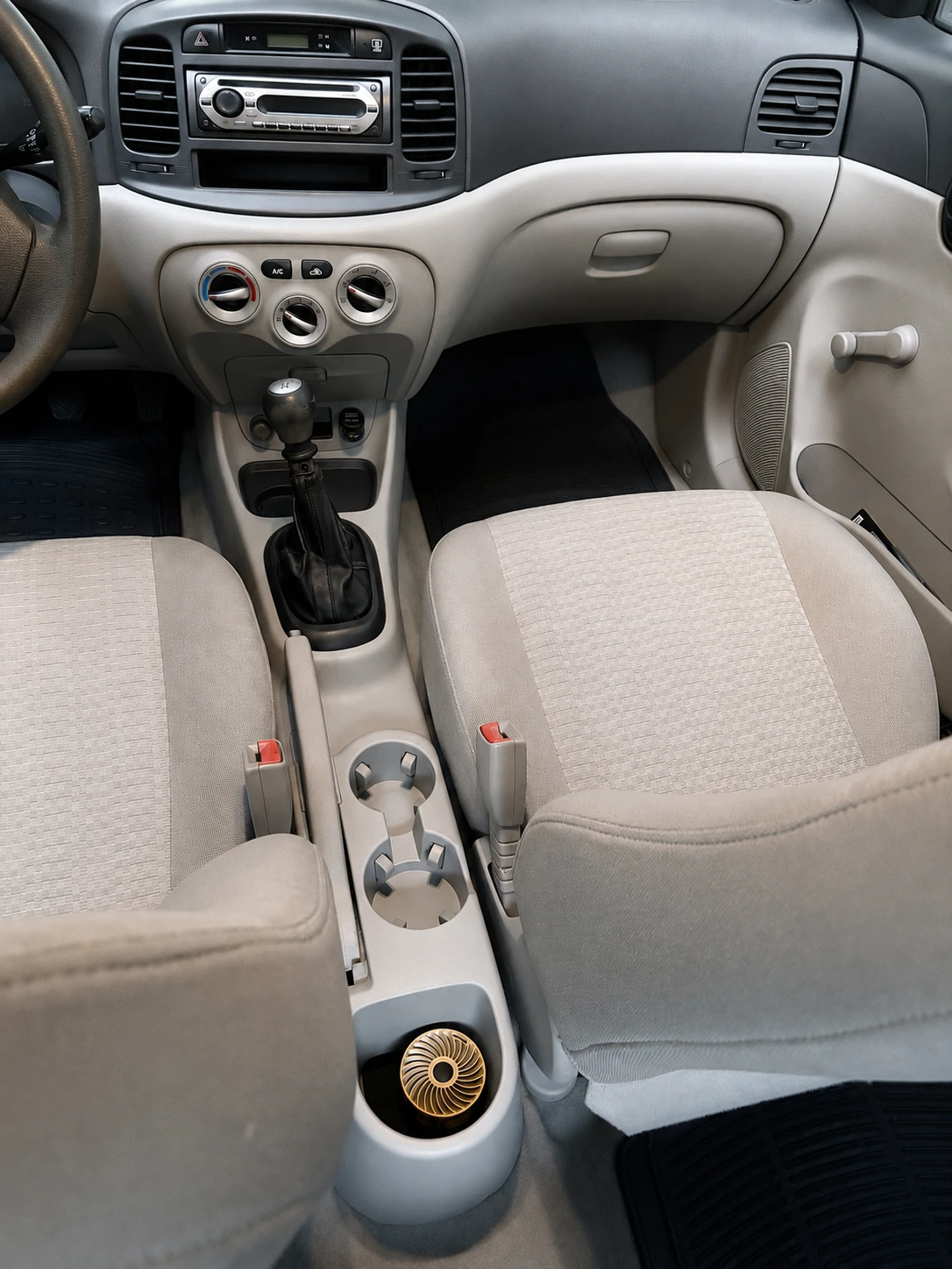 Hyundai Accent 1.4i, 97 �.�., ������ | Mobile.bg � ����������� 4