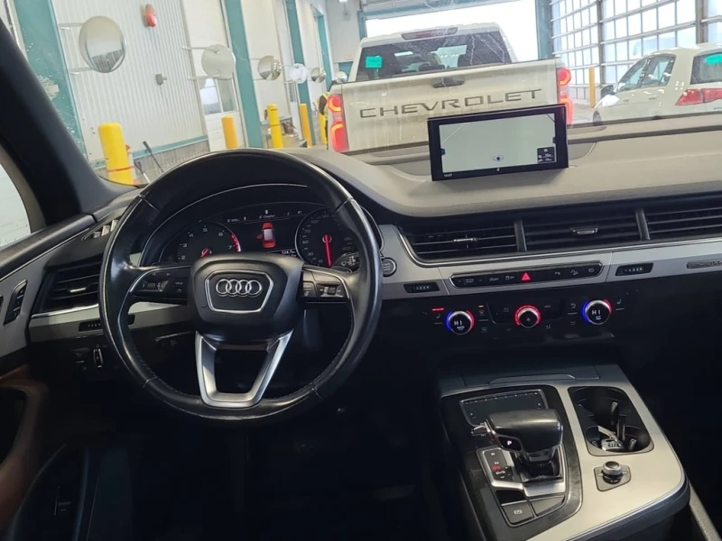 Audi Q7 * PREMIUM * CARFAX * ОПЦИЯ ЗА ФИНАНСИРАНЕ * , снимка 5 - Автомобили и джипове - 53257647