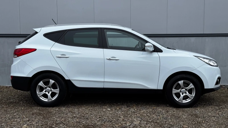 Hyundai IX35 2.0 Automat 4WD, снимка 4 - Автомобили и джипове - 53510694
