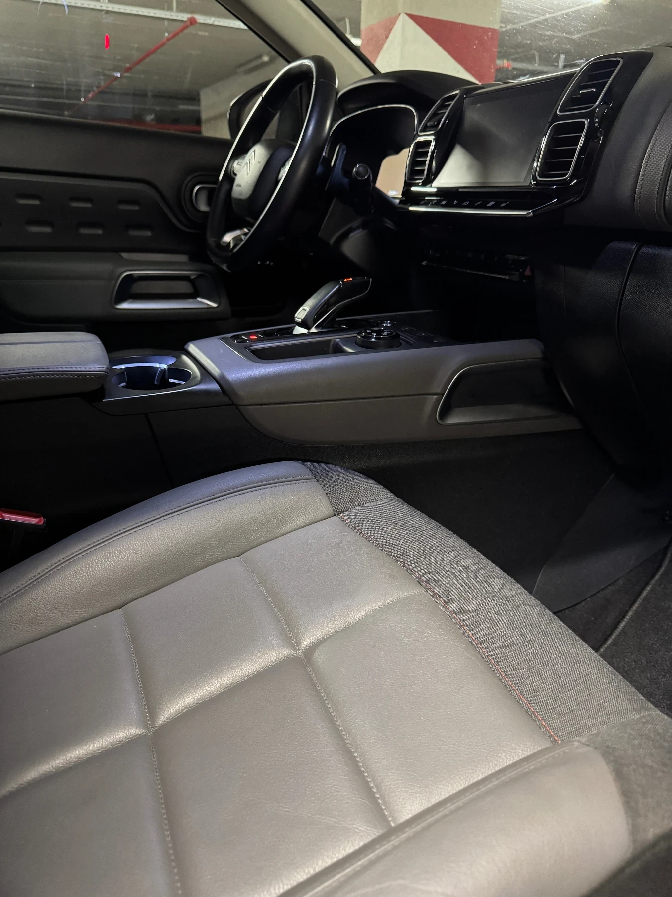 Citroen C5 Aircross 1.5 BLUE-HDi Shine Navi LED, снимка 5 - Автомобили и джипове - 53728187