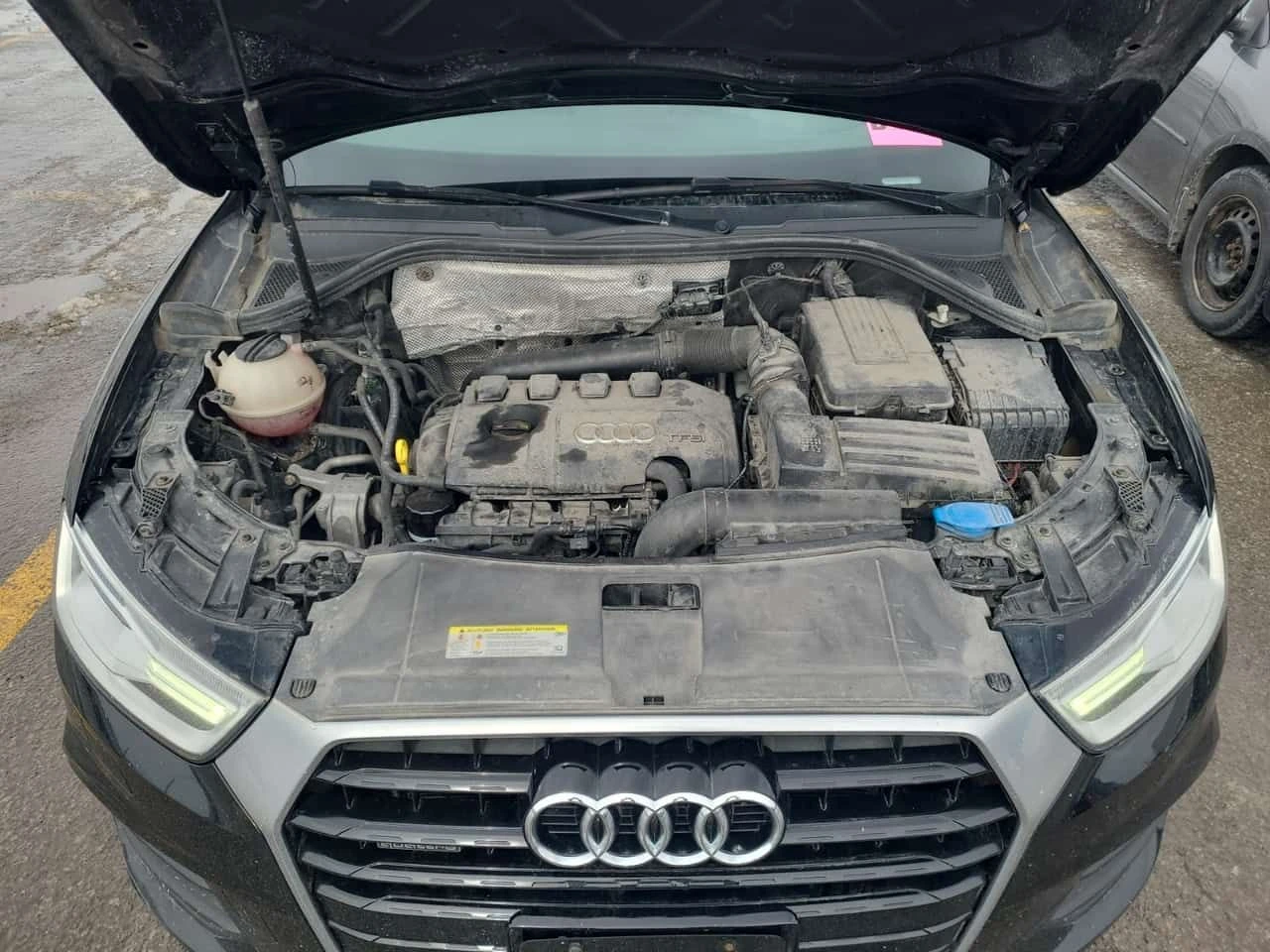 Audi Q3 * KOMFORT * * ПАНОРАМА* * ПОДГРЕВ* * AWD* , снимка 15 - Автомобили и джипове - 53848795