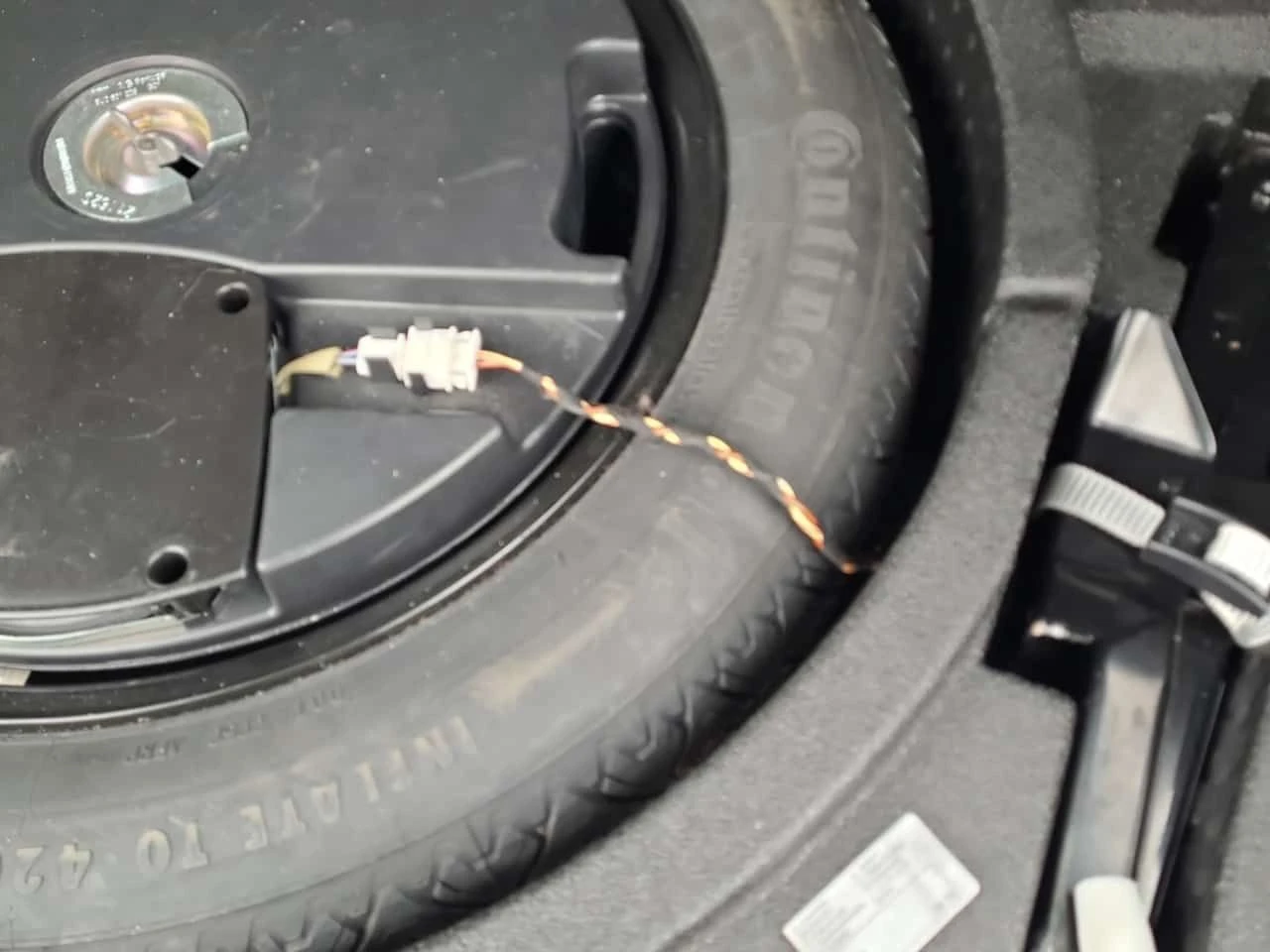 Audi Q3 * KOMFORT * * ПАНОРАМА* * ПОДГРЕВ* * AWD* , снимка 13 - Автомобили и джипове - 53848795