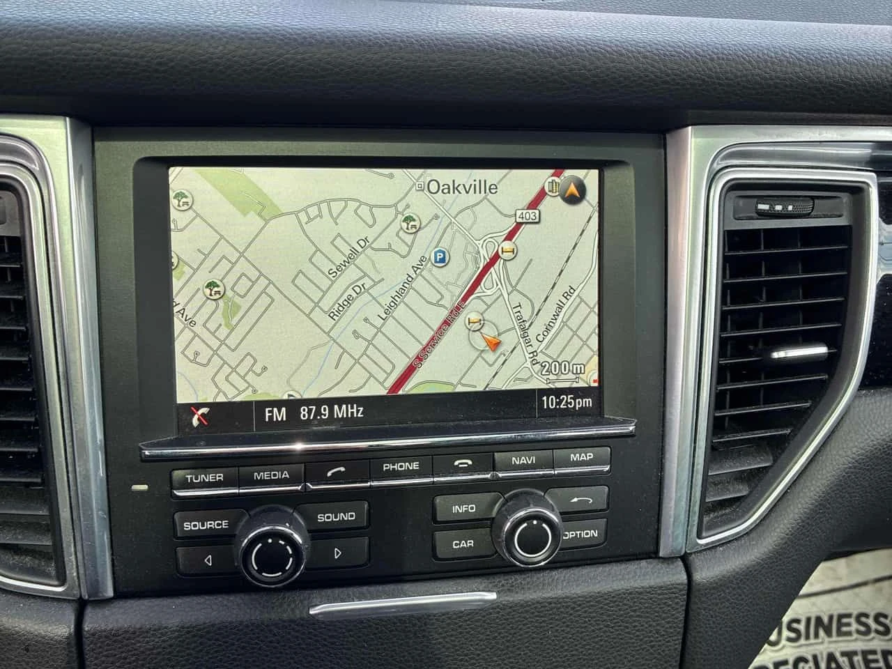 Porsche Macan * S * ОБДУХВАНЕ* ПАНОРАМА* 360* + ГУМИ С ДЖАНТИ, снимка 17 - Автомобили и джипове - 54078775