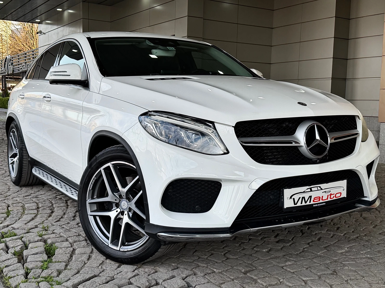 Mercedes-Benz GLE Coupe AMG * OBDUH* KeyLess* Cam360* BlindSpot* Podgrev* , снимка 3 - Автомобили и джипове - 54129238