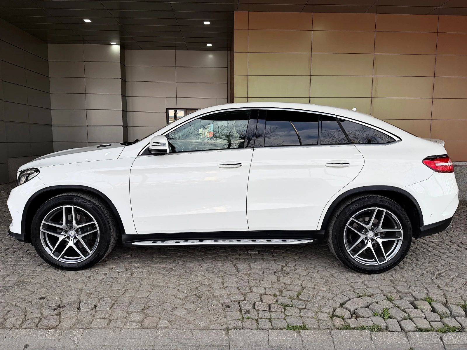 Mercedes-Benz GLE Coupe AMG * OBDUH* KeyLess* Cam360* BlindSpot* Podgrev* , снимка 7 - Автомобили и джипове - 54129238