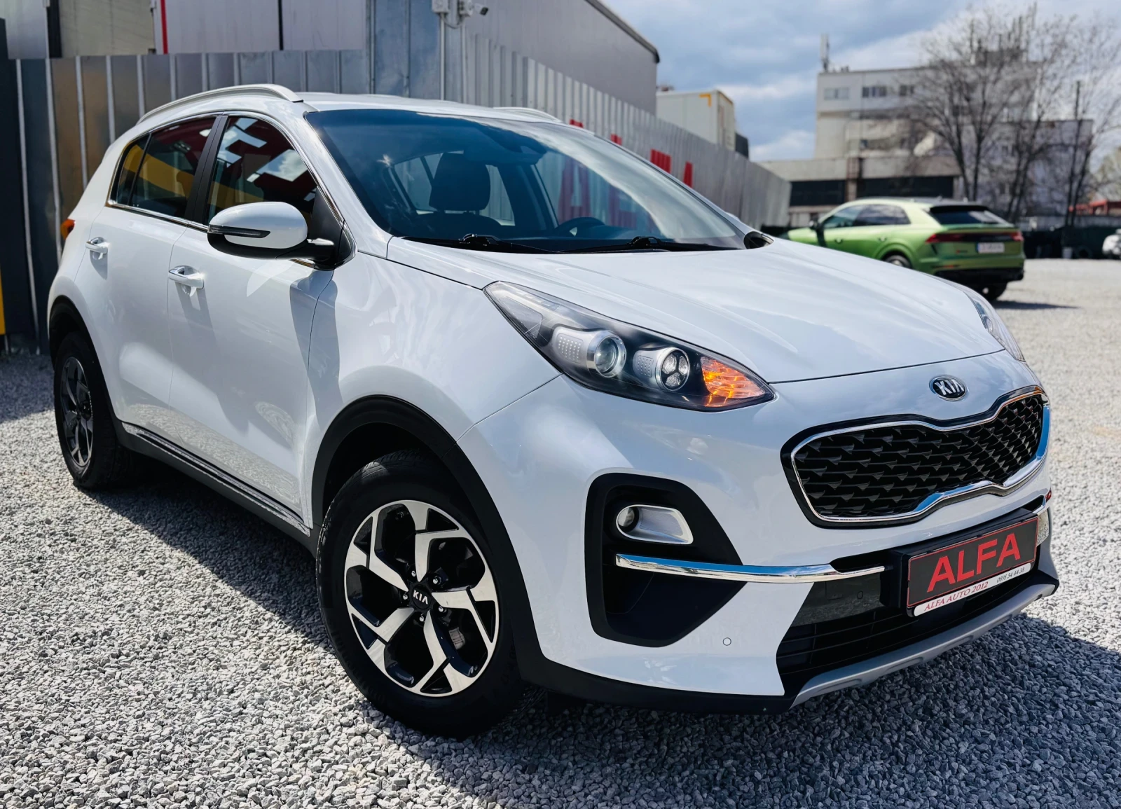 Kia Sportage 1.6T-БЕНЗИН/АВТОМАТИК/1 СОБСТВЕНИК/НОВА КОЛА/, снимка 4 - Автомобили и джипове - 54178798