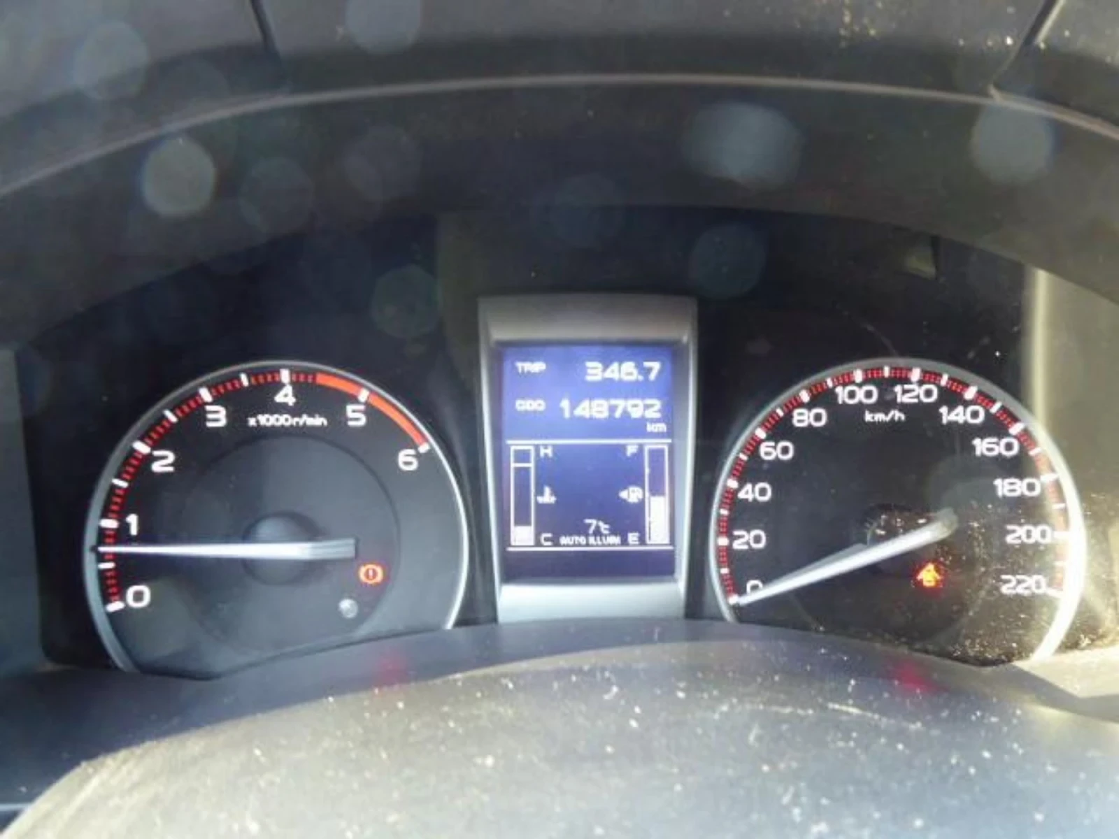 Isuzu D-max 2.5 D, снимка 8 - Автомобили и джипове - 54209302