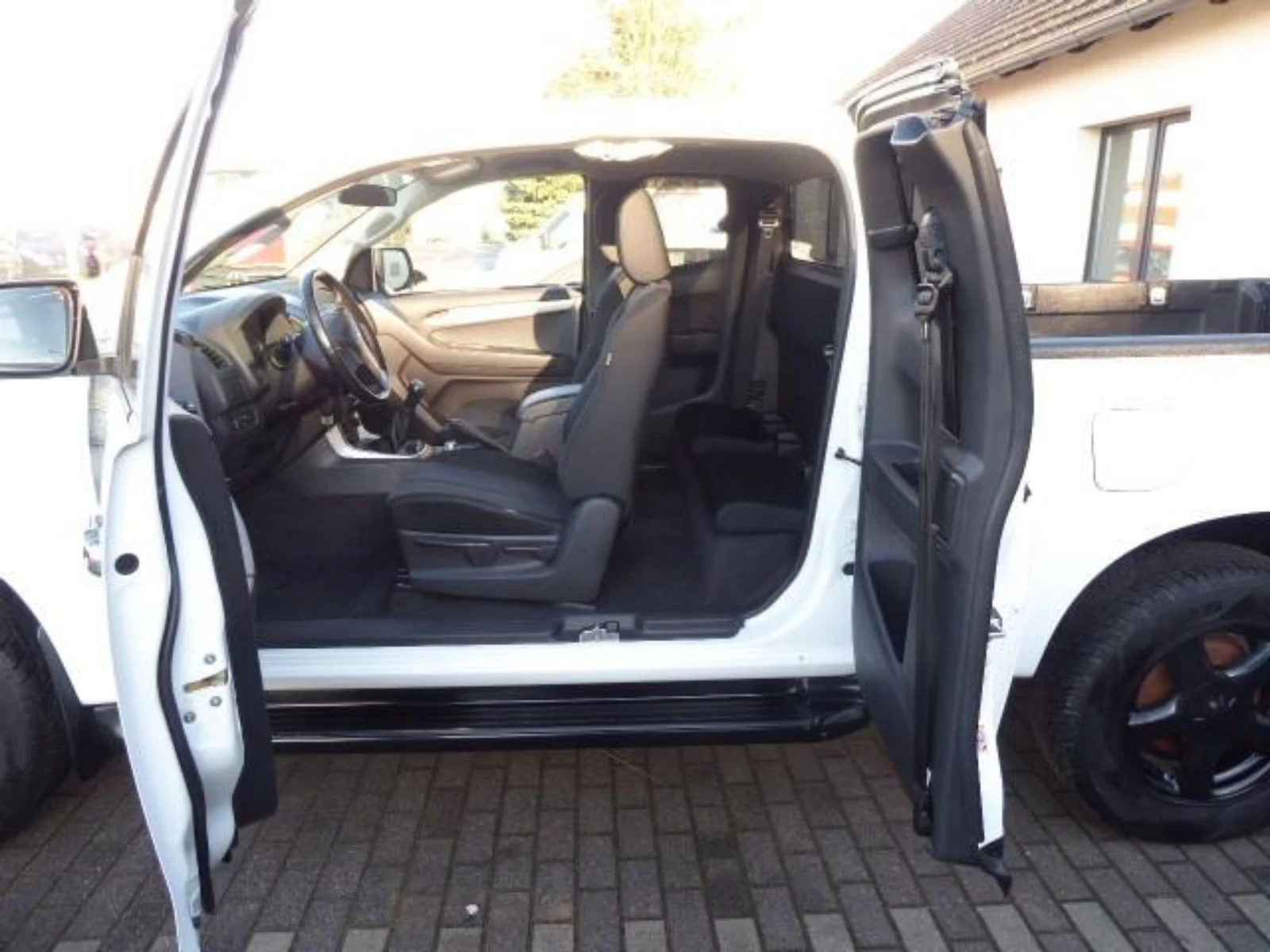 Isuzu D-max 2.5 D, снимка 4 - Автомобили и джипове - 54209302