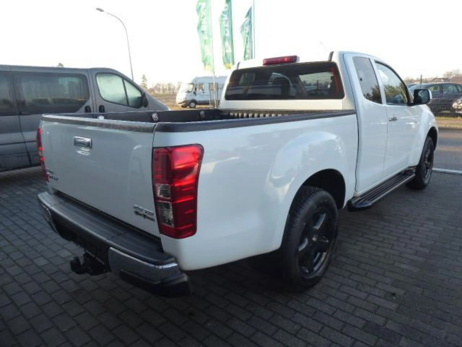 Isuzu D-max 2.5 D, снимка 3 - Автомобили и джипове - 54209302