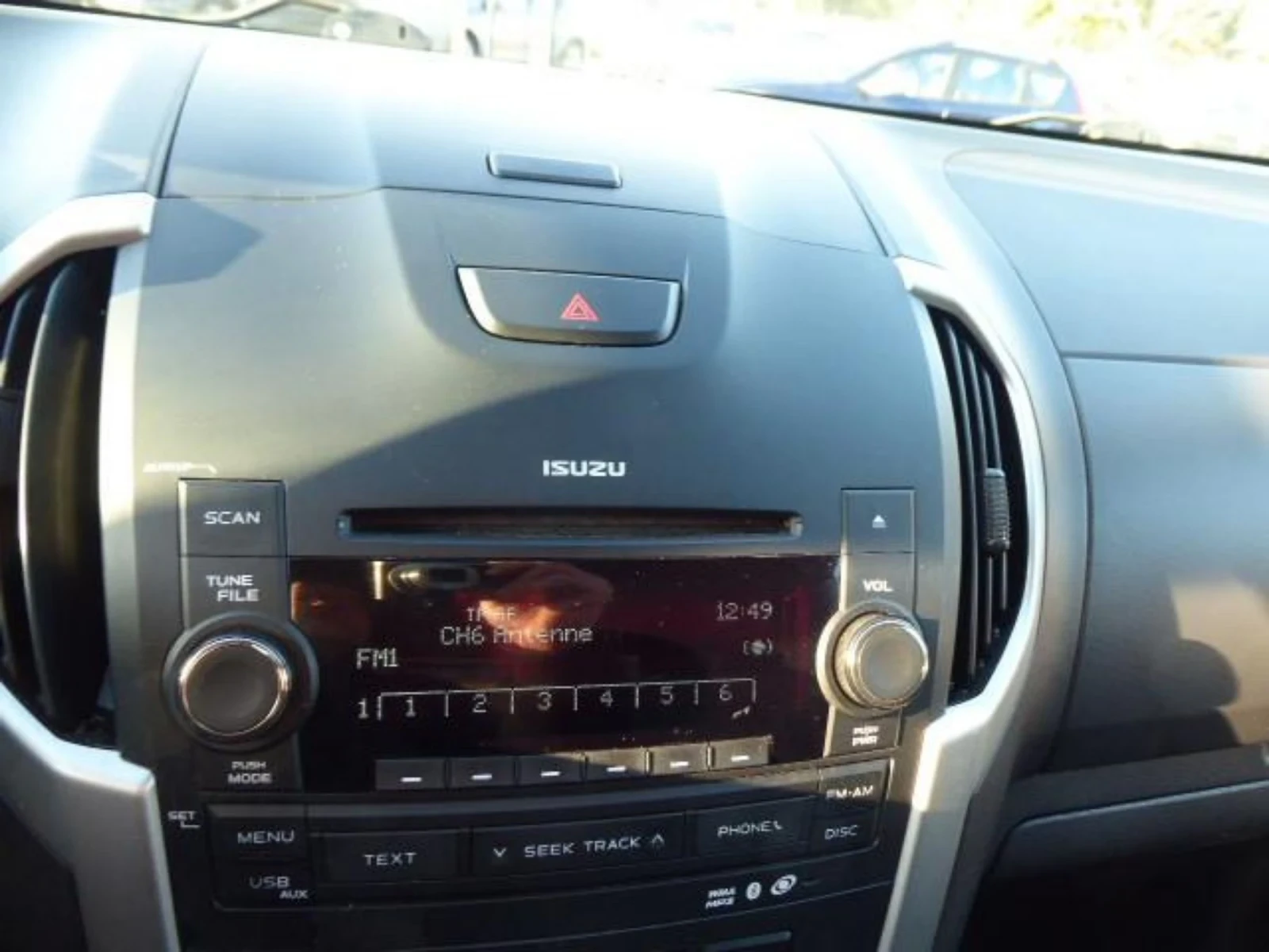 Isuzu D-max 2.5 D, снимка 7 - Автомобили и джипове - 54209302