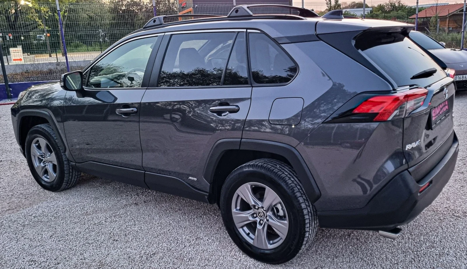 Toyota Rav4 2.5 HIBRID  XLE, снимка 6 - Автомобили и джипове - 54335502