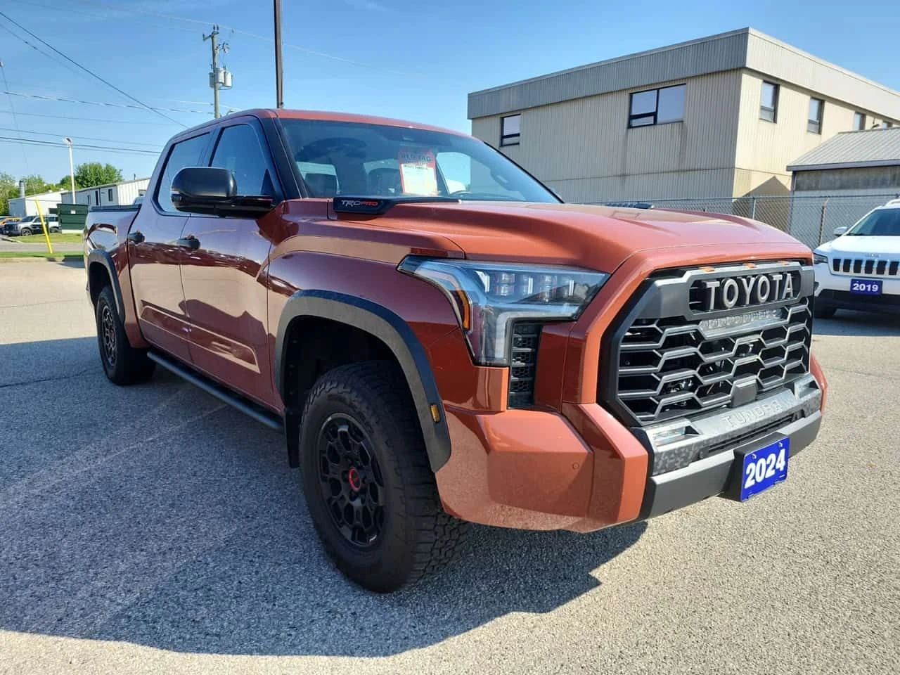 Toyota Tundra TRD PRO HYBRID CREW CAB SHORT BED  CARFAX, снимка 2 - Автомобили и джипове - 54783014