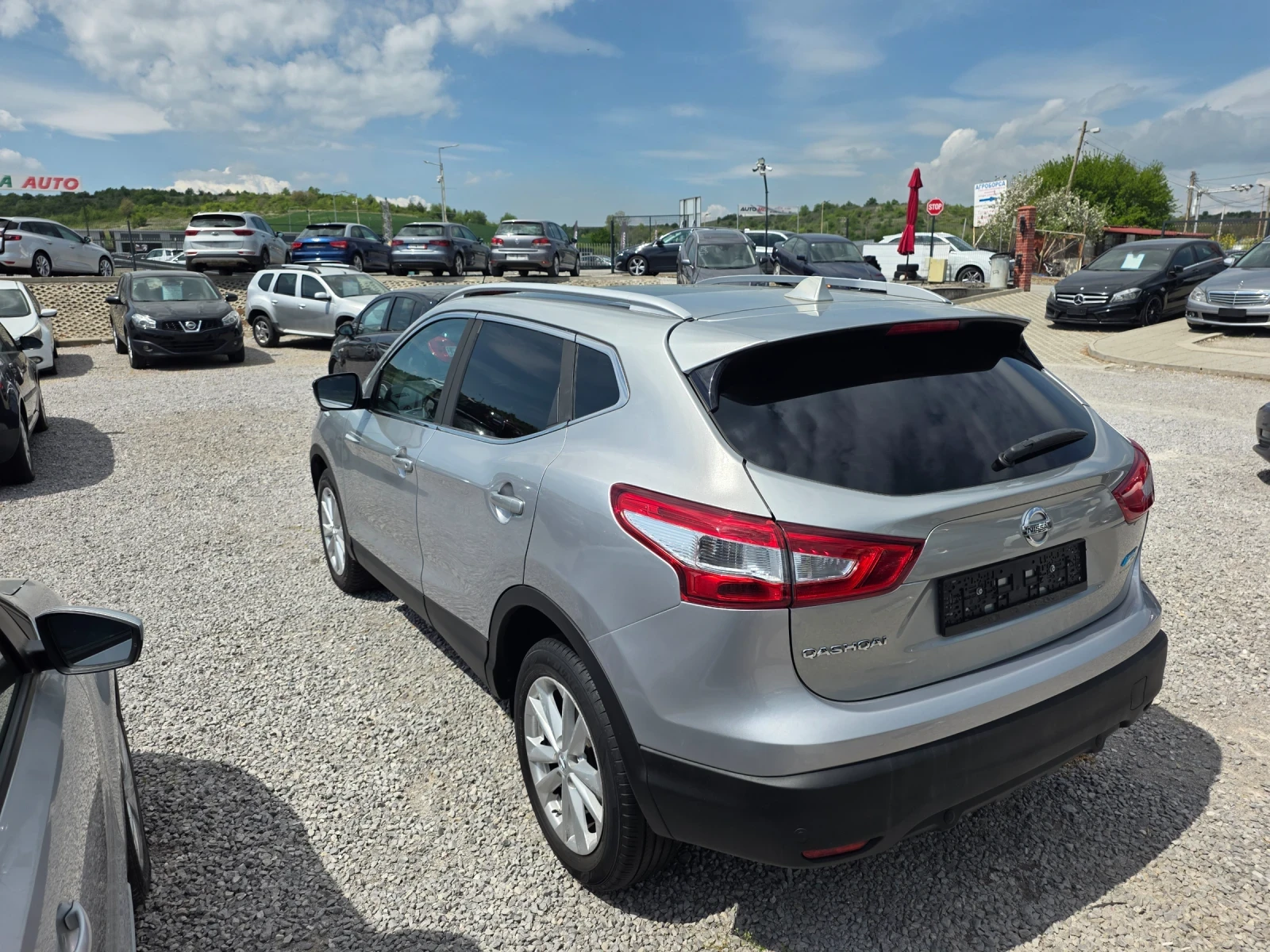 Nissan Qashqai 1.5 dci Панорама/360камери, снимка 7 - Автомобили и джипове - 54858924