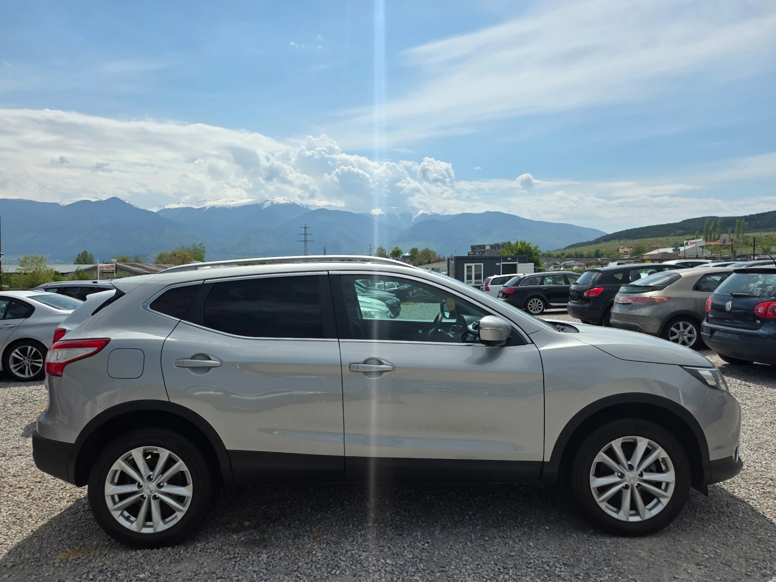 Nissan Qashqai 1.5 dci Панорама/360камери, снимка 4 - Автомобили и джипове - 54858924