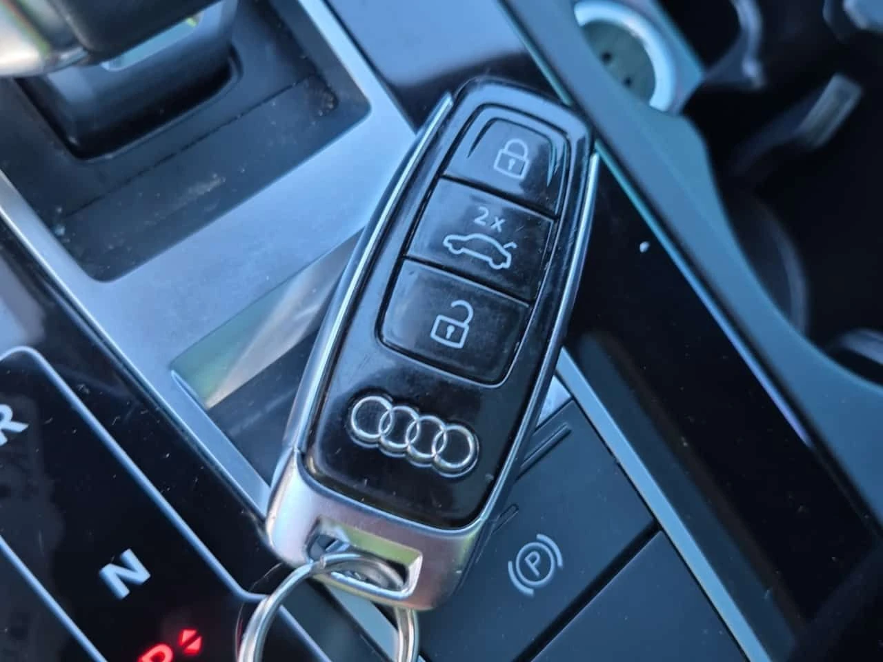 Audi Q7 * KOMFORT * ПАНОРАМА* 7 МЕСТА* , снимка 15 - Автомобили и джипове - 55022766