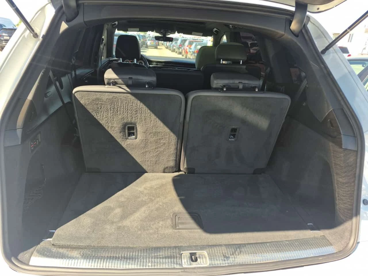 Audi Q7 * KOMFORT * ПАНОРАМА* 7 МЕСТА* , снимка 14 - Автомобили и джипове - 55022766