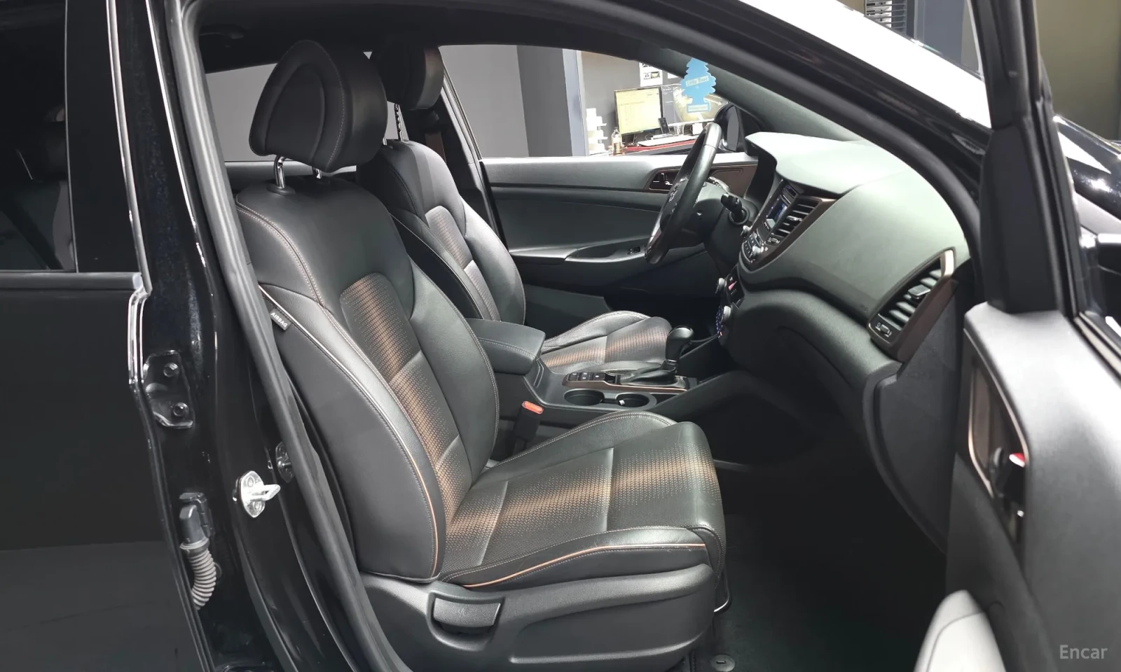 Hyundai Tucson, снимка 11 - Автомобили и джипове - 55193412
