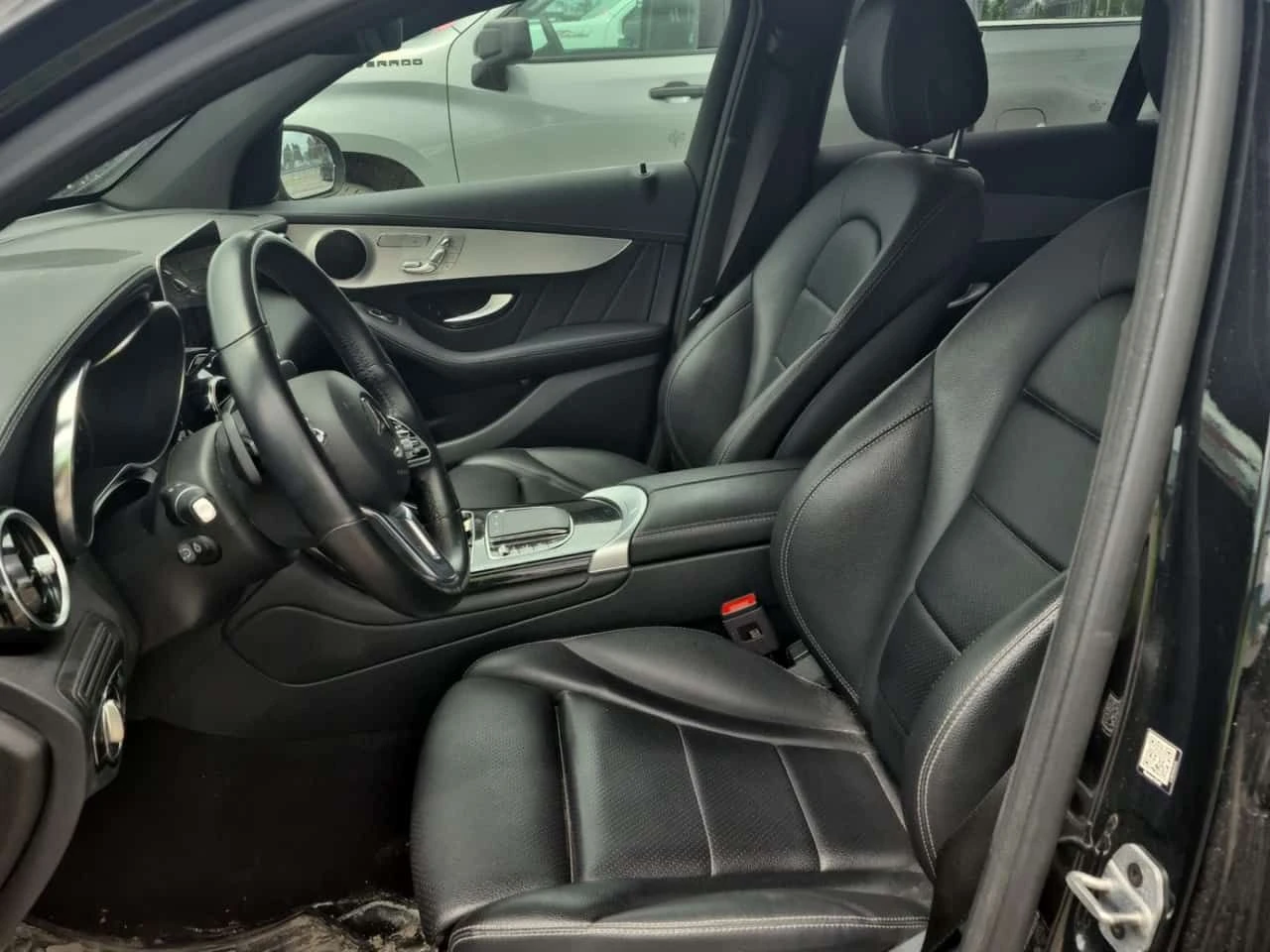 Mercedes-Benz GLC 300 КУПЕ/CARFAX/2 Ключа/360 Кам/ОТ ПРЕДСТАВИТЕЛСТВО, снимка 7 - Автомобили и джипове - 55230796