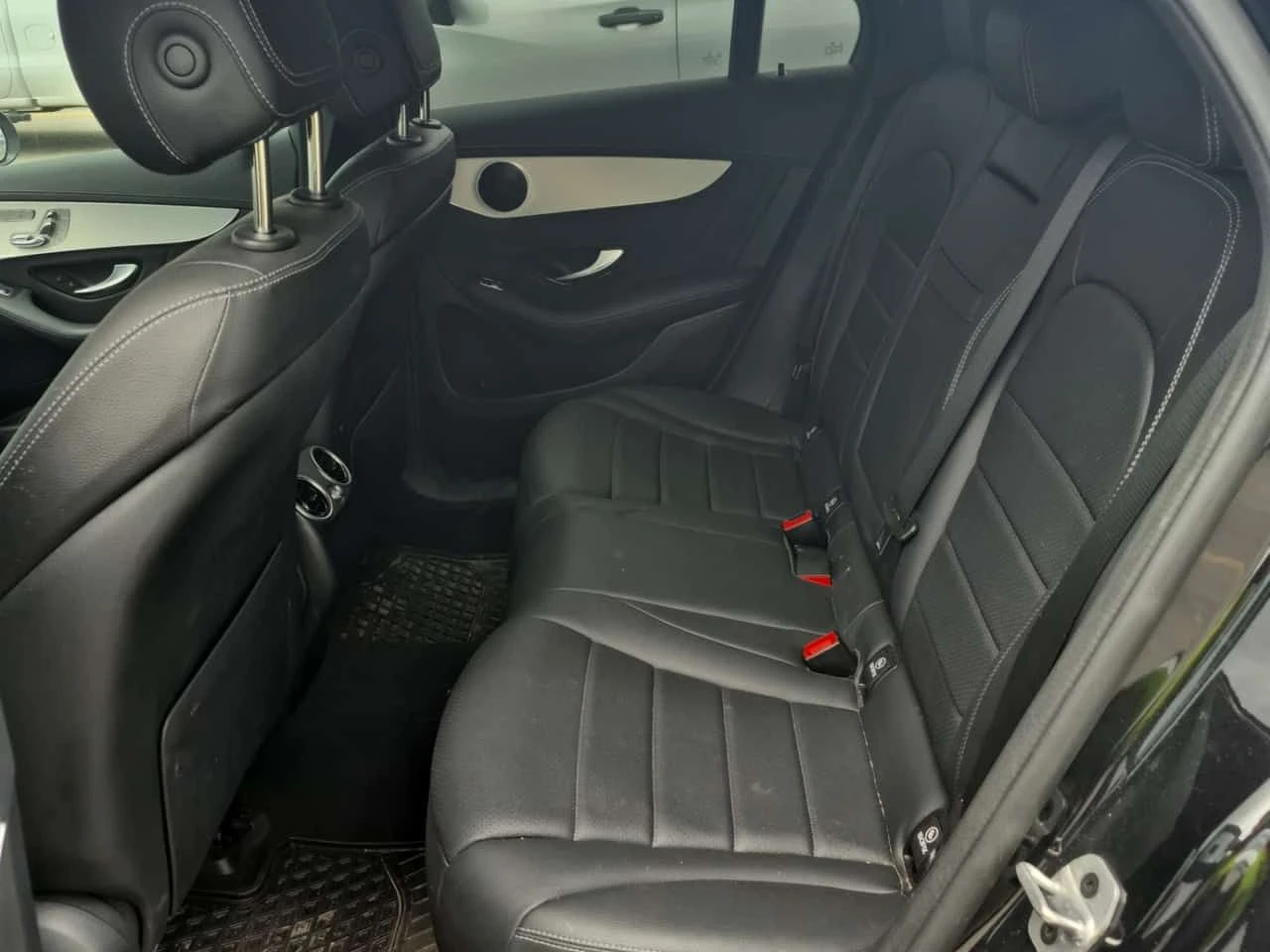 Mercedes-Benz GLC 300 КУПЕ/CARFAX/2 Ключа/360 Кам/ОТ ПРЕДСТАВИТЕЛСТВО, снимка 12 - Автомобили и джипове - 55230796