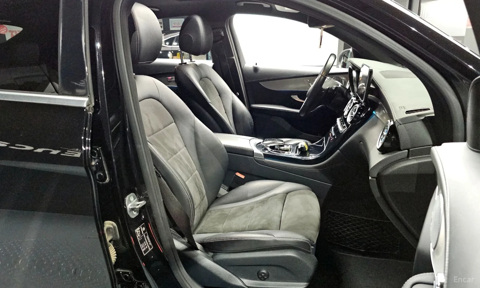 Mercedes-Benz GLC 300 AMG-LINE* 4MATIC* TOP CENA* UNIKAT* , снимка 12 - Автомобили и джипове - 55260104