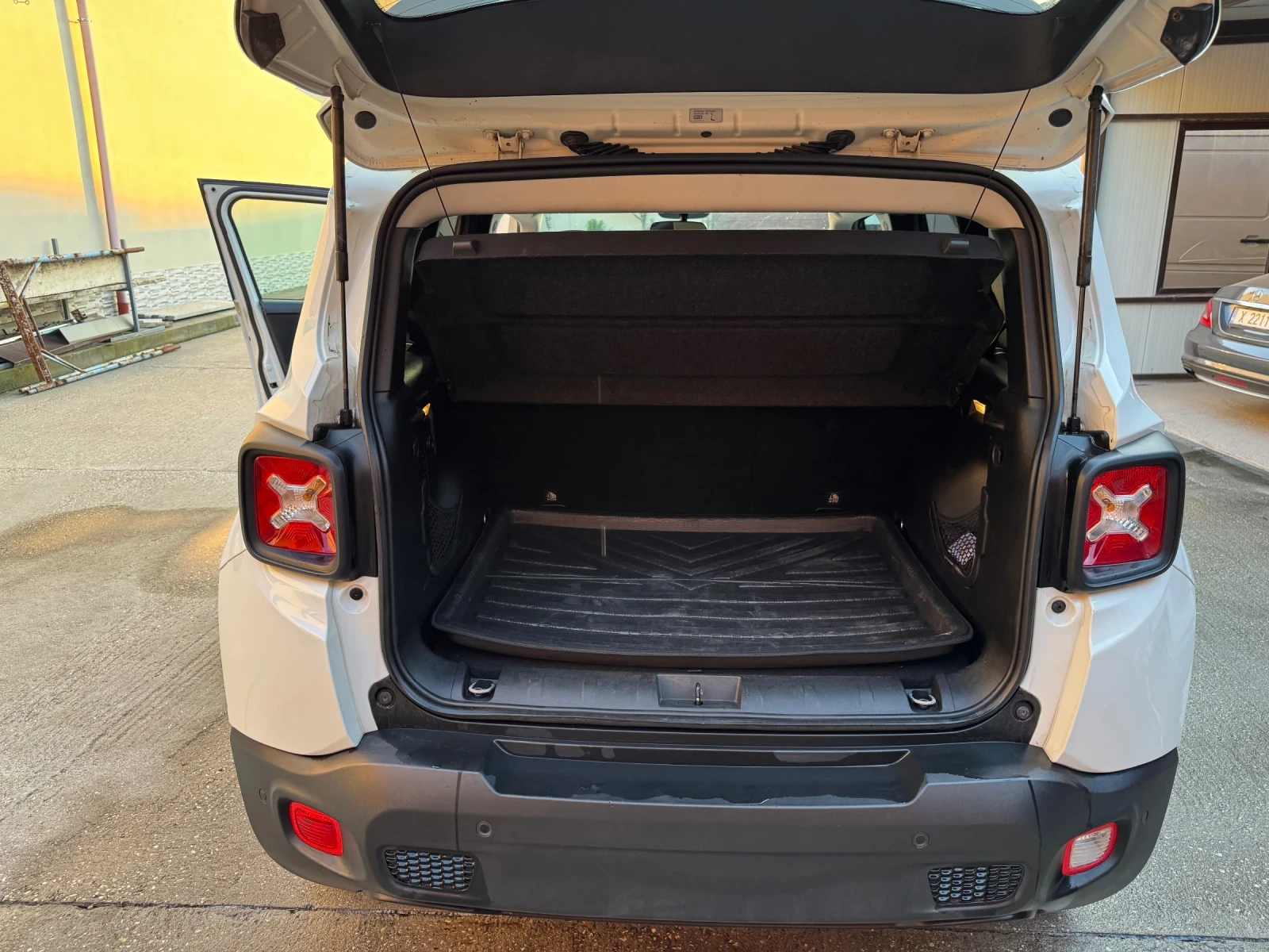 Jeep Renegade LONGITUDE, снимка 14 - Автомобили и джипове - 56068656