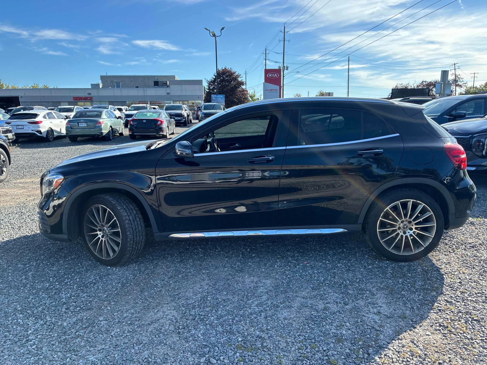 Mercedes-Benz GLA 250 * АВТОКРЕДИТ * ГЛАВНО ПРЕДСТАВИТЕЛСТВО, снимка 3 - Автомобили и джипове - 56133304