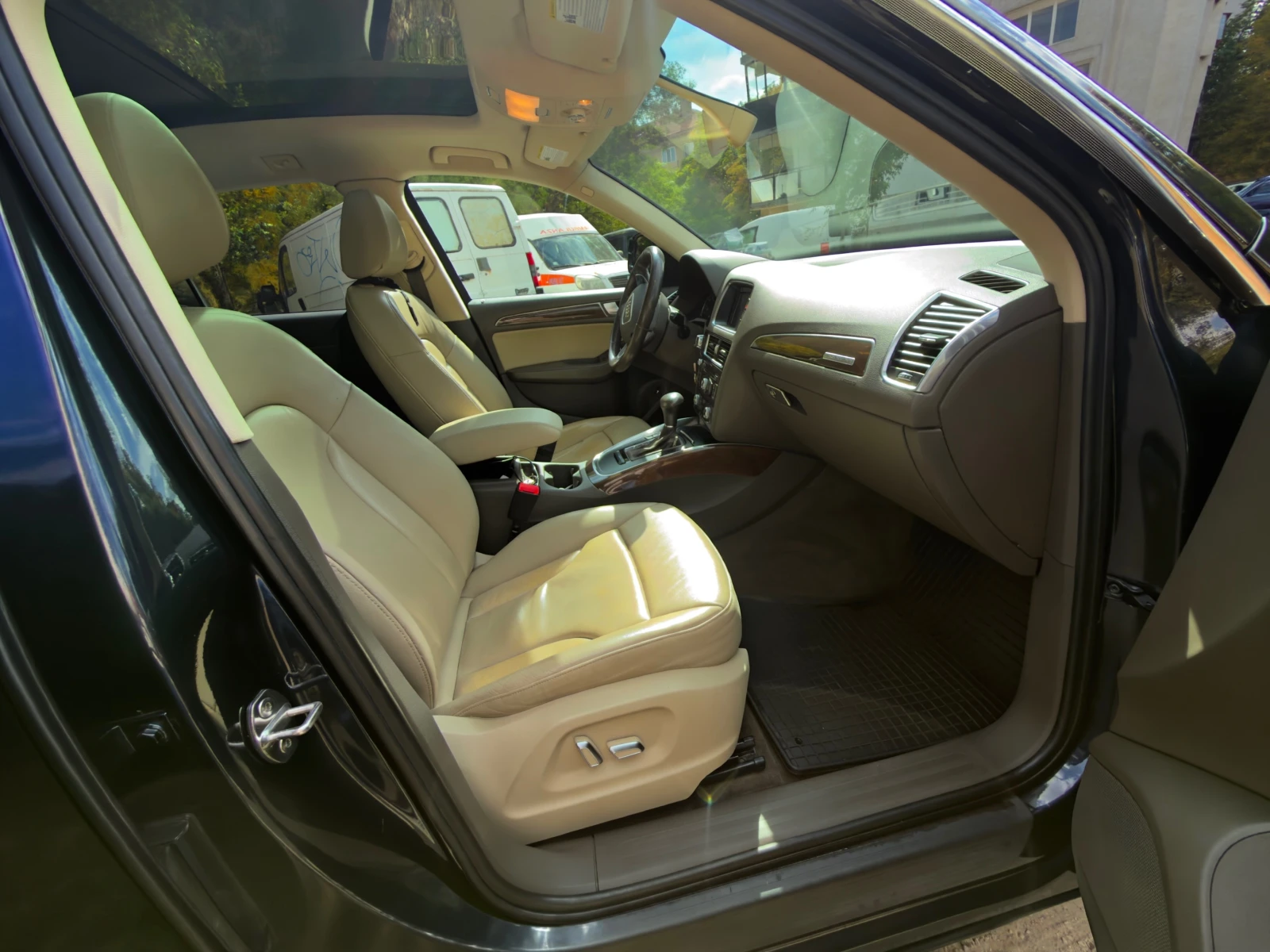 Audi Q5, снимка 7 - Автомобили и джипове - 56431703