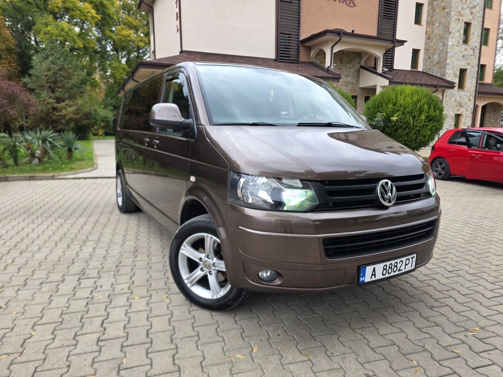 VW Multivan 2.0TDI.140KC.6CK.LONG.ДЪЛГА.БАЗА, снимка 2 - Бусове и автобуси - 56659059