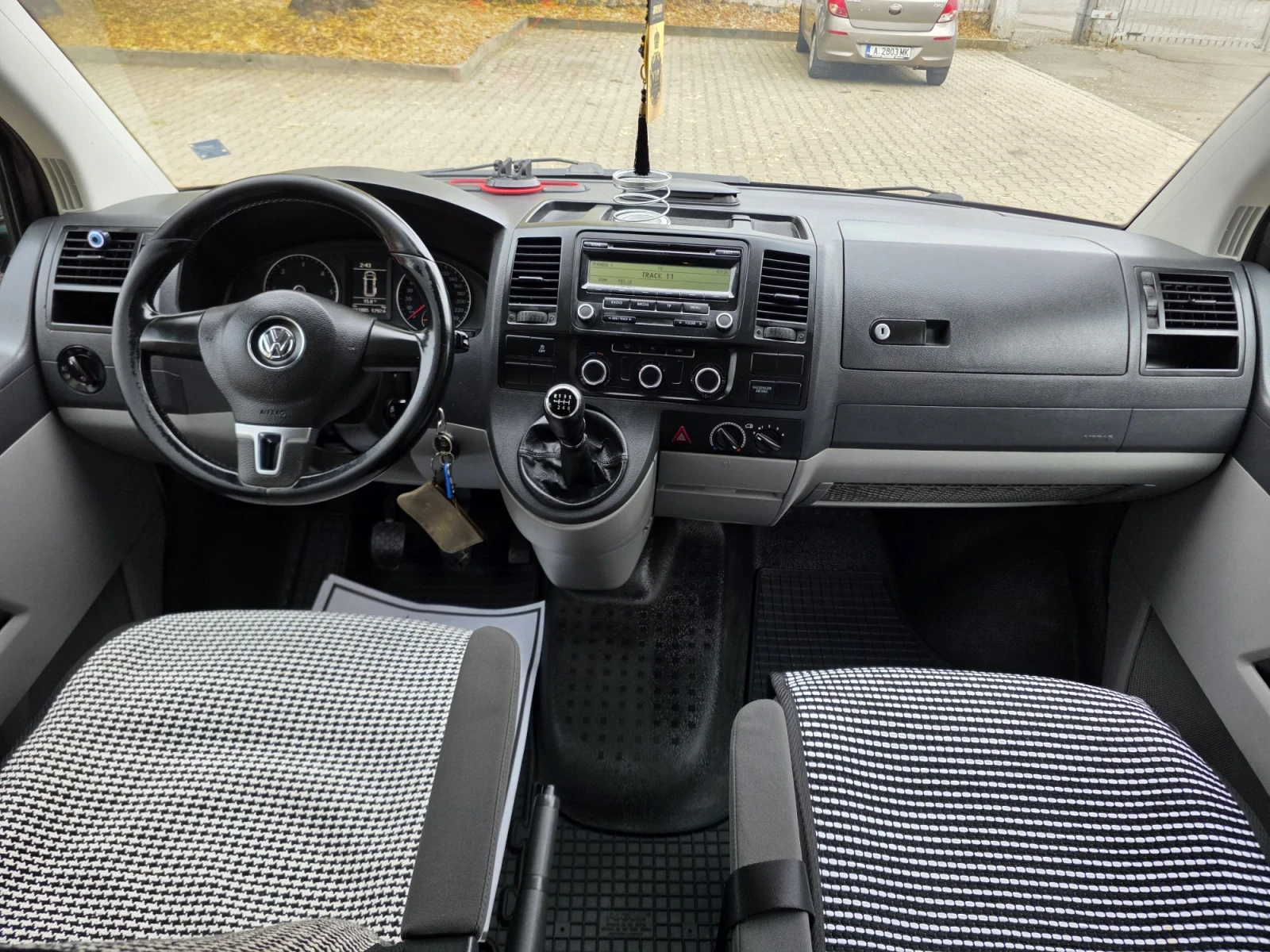 VW Multivan 2.0TDI.140KC.6CK.LONG.ДЪЛГА.БАЗА, снимка 16 - Бусове и автобуси - 56659059