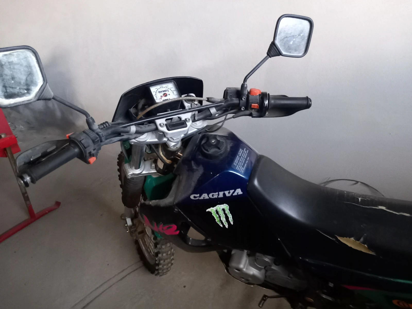 Cagiva Elefant W12 350 - изображение 3