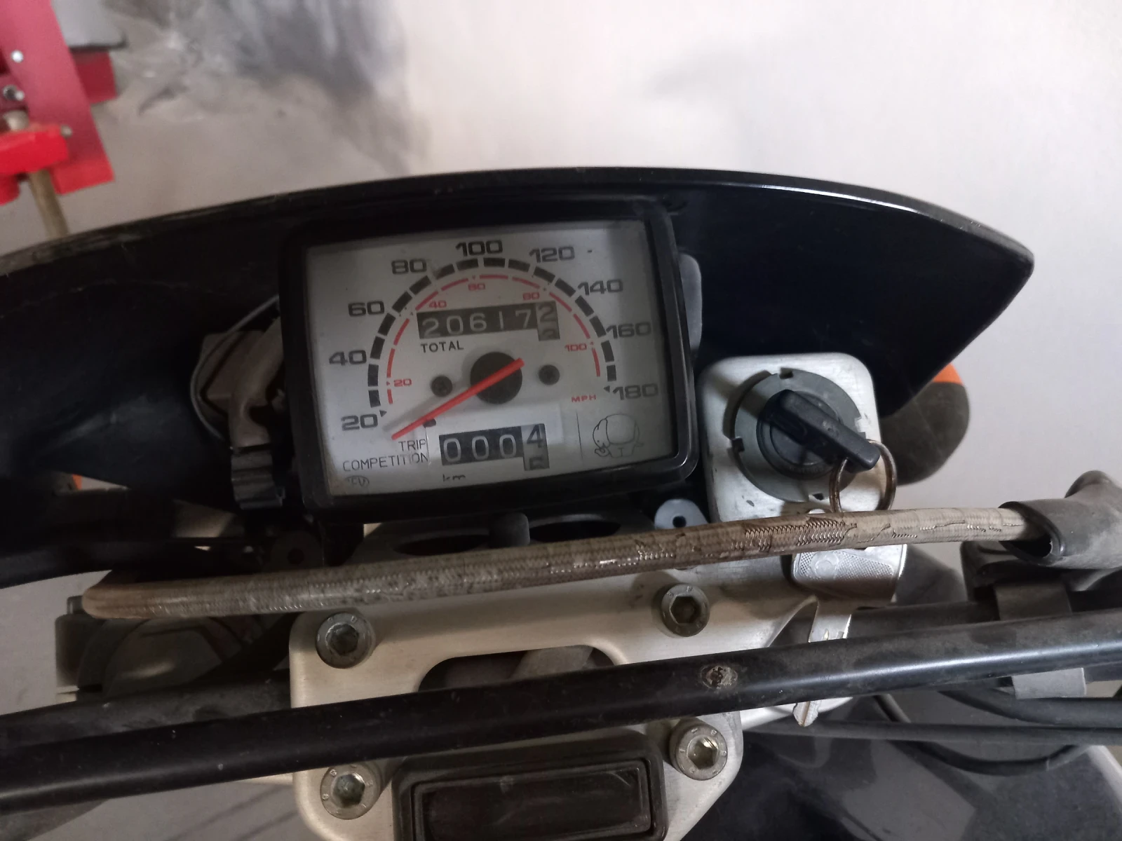 Cagiva Elefant W12 350 - изображение 4